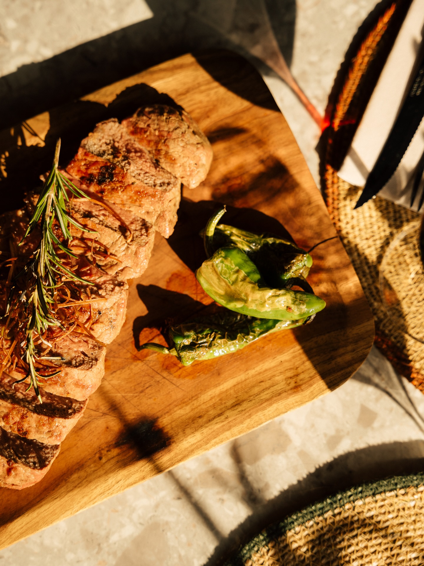 ¡STEAKS, STEAKS, STEAKS! 🥩🔥
——
Bock auf Beef? 😁 Dann musst du unsere Steaks probieren! Frisch gegrillt. Vom 400 Grad Josper-Grill. Aromatisch ein anderes Level. Hand drauf!
la vida es ahora, no más tarde. 🫦🍸🍹🌵
¡hasta ahora! 💋
• PALOMA LOLA - bar de tapas
• Ochsenstraße 1, 48529 Nordhorn
_______________
#palomalola #tapas #cocktails #restaurant #bar