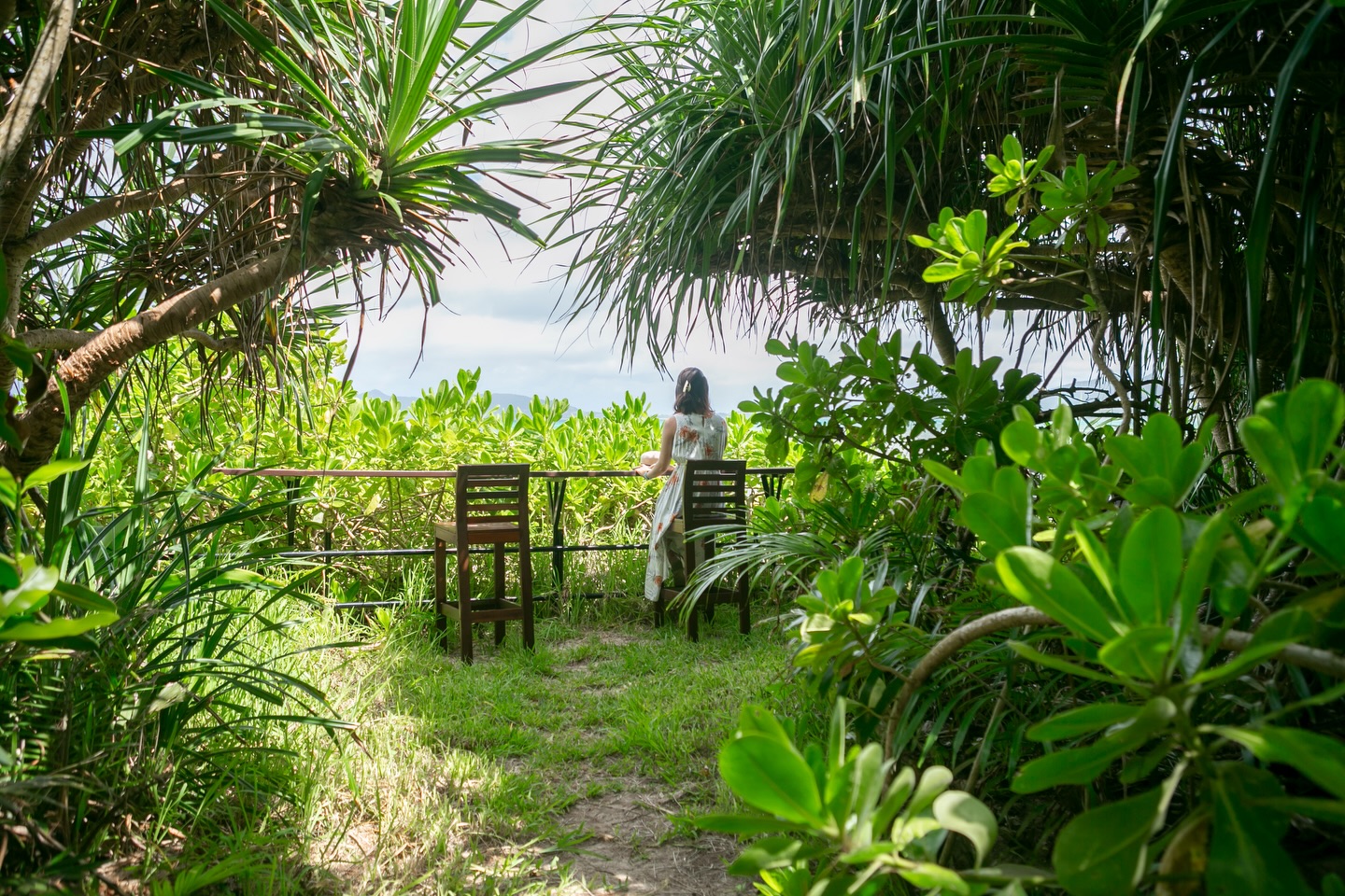 𓇼𓈒𓐍𓂃 𓈒𓏸
𝚖𝚒𝚗𝚎𝚛𝚊𝚕 𝚝𝚑𝚎𝚛𝚊𝚙𝚢 𝚜𝚊𝚕𝚝𝚜𝚙𝚊 𝙱𝙸𝙰𝙽
緑に包まれたこの場所で、
静かに過ごすひととき。
目の前に広がる海。
やさしい波音に包まれて、
心もふっとゆるんでいきます。
ソルトスパ美塩では、
天気の良い日には
特別なお客様だけにご案内している、
ささやかな“秘密の場所”がございます。
日常から少し離れて、
自分と向き合う静かな時間を🌿
𓂃𓂃𓂃𓂃𓂃𓂃𓂃𓂃𓂃𓂃𓆉𓂃◌𓈒𓐍
#石垣島スパ
#石垣島マッサージ
#石垣島リトリート
#ソルトスパ美塩
𖤣𖥧𖥣。𖤣𖥧𖥣。𖤣𖥧𖥣。𖤣𖥧𖥣。𖤣𖥧𖥣。𖤣𖥧𖥣。𖤣𖥧𖥣。𖤣𖥧𖥣。
ソルトスパ美塩 本店
10:00-18:00
salt spa BIAN ホテル店
16:00-23:00