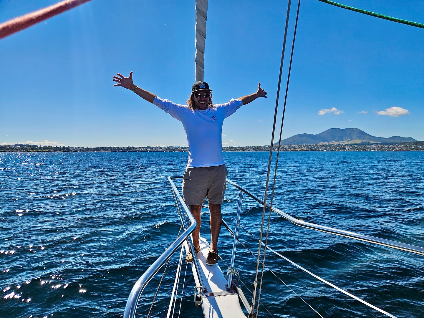Captain Lloydo in his natural habitat.
This is usually the point where everyone decides they need the same photo.
Come get your bow shot with us. 😉📸
#SailBarbary #SkipperLife #LakeTaupo #SailingYacht
