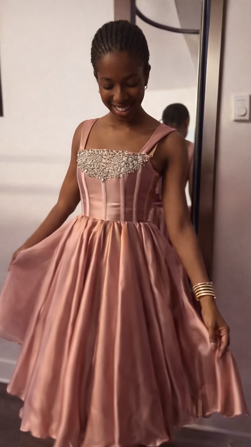 Some days are heavy, but seeing my clients confident and glowing is all the reminder I need 🫂 Who can relate?
#customdresses #promdress #fashiondesigner #halifax #dressshopping