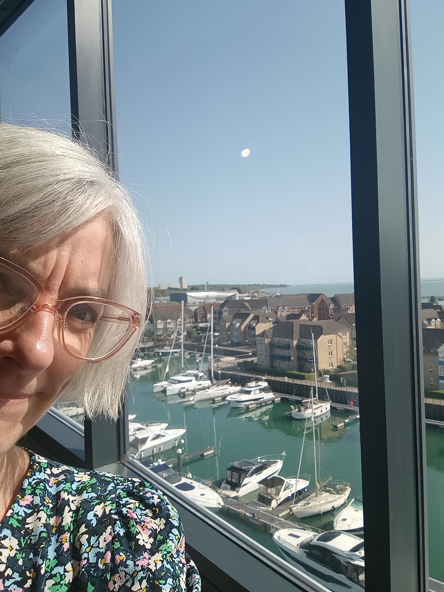 On Wednesday Gillian Richards went to Southampton, An easy 70 minute drive from Heathrow and you could be in a venue with a view of the sea.
Thanks to Ben Bushell & Lois Baker | Hilton Southampton - Utilita Bowl, Sarah Banks | Leonardo Hotels, Toni Martin & Magda | Harbour Hotels Group, Kian Gibbs & Angela Lawrence | DoubleTree by Hilton Southampton for showing her around some wonderful properties.