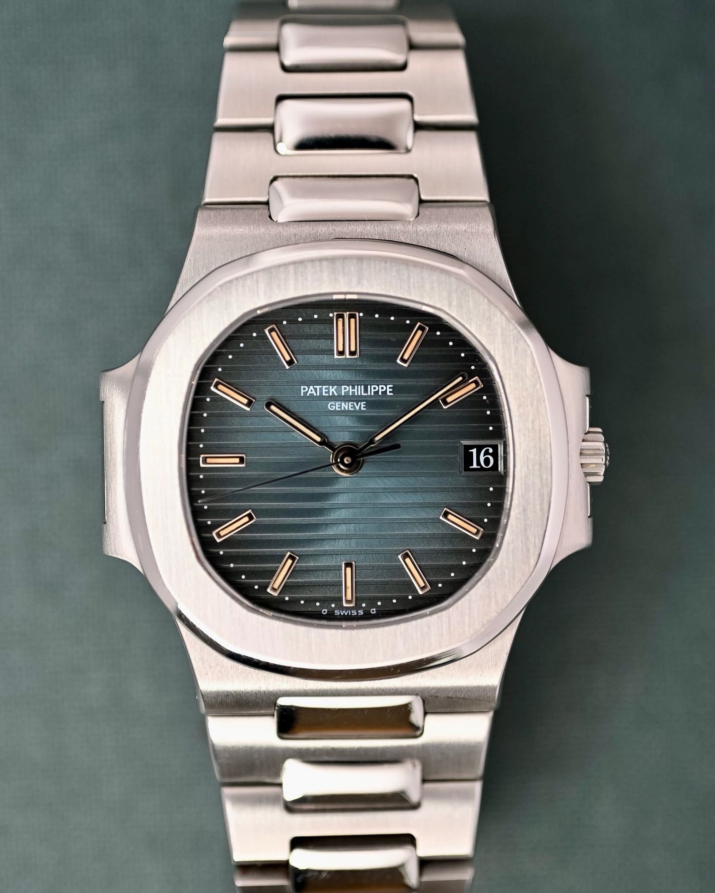 Sold in a flash ⚡️
2026 marks the 50th anniversary of one of the most iconic designs in sports watch history: the Nautilus by Patek Philippe.
This pristine reference 3800 from 1984, complete with its original box and papers, has just found a new home.
.
.
#patekphilippe #3800 #nautilus