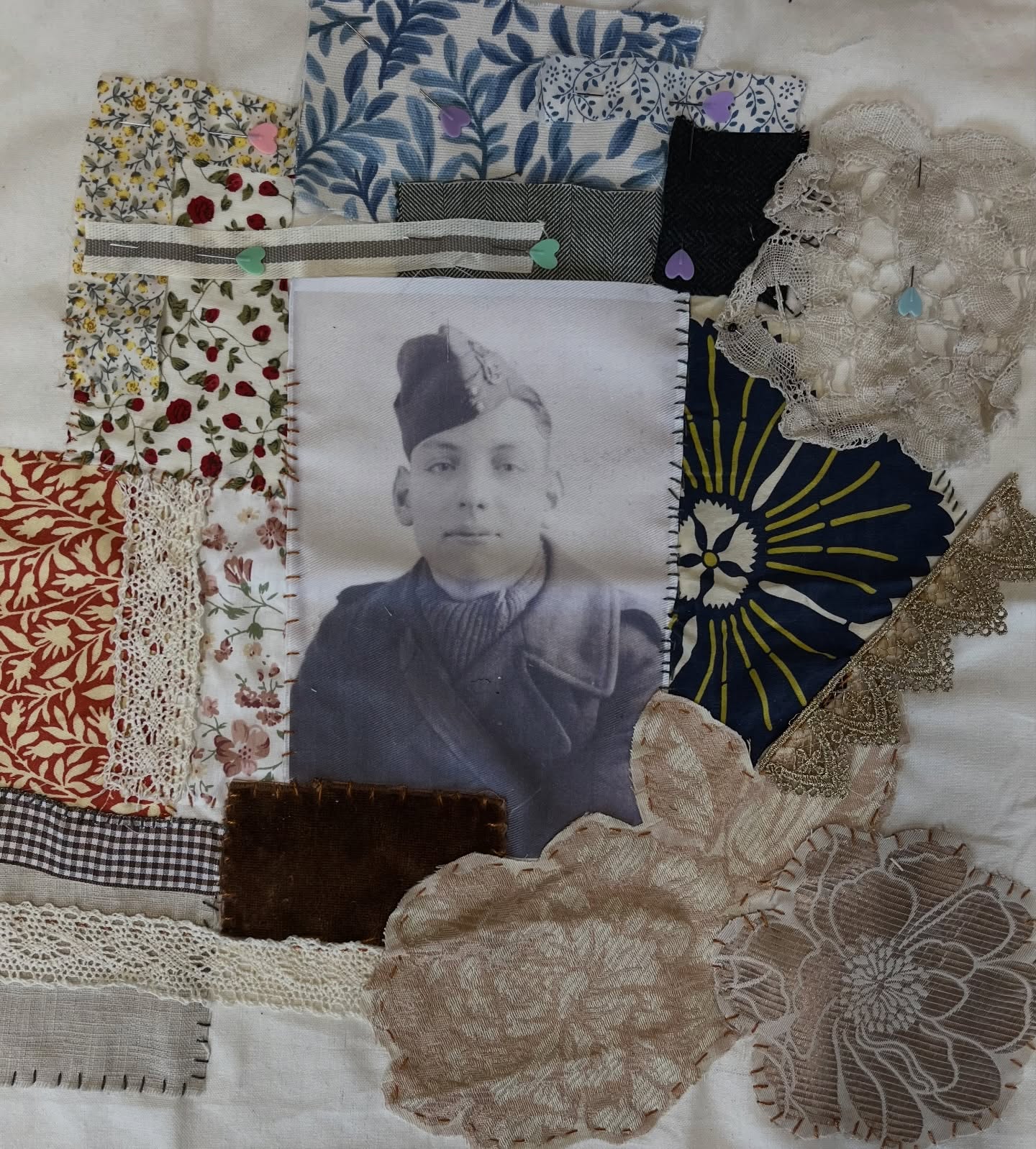 Beautiful memories with beautiful stitching in today's workshop. Lots of lovely chatter too, thank you ladies for a really enjoyable day ❤️
#stitchingmemories #vintagephotograph #mossley