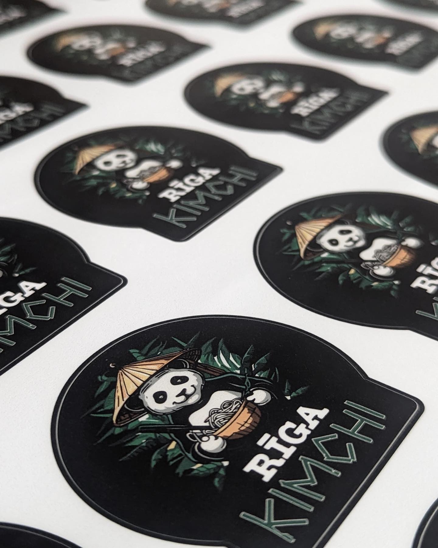 Mūsu pakalpojuma klāstā pieejama arī personalizēta uzlīmju izstrāde un ražošana uzņēmumiem 🐼
#stickerspot #uzlīmes #uzlīmjudruka #uzlimesbiznesam