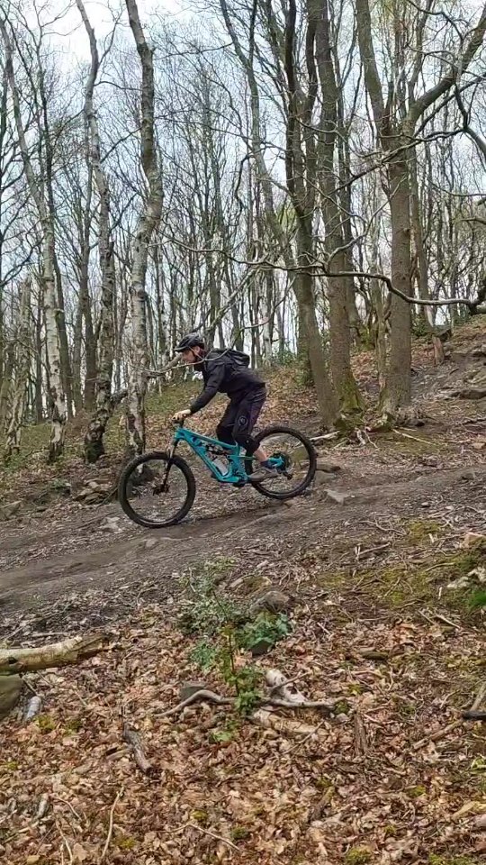 Session 3 of 3 for Ben today
We focused on line choice, picking smooth lines to reduce fatigue when Enduro racing and carrying speed down the trail.
Combined with the techniques from the previous two sessions Ben has lots to practice.
We are looking at taking the next few sessions online with full video analysis and coach feedback in the dedicated coaching app.
@deviatecycles
@burgtec
@peatysproducts
@revgrips
@sportsensecoach
@raphamtb
#mtbcoaching
#mtbenduro