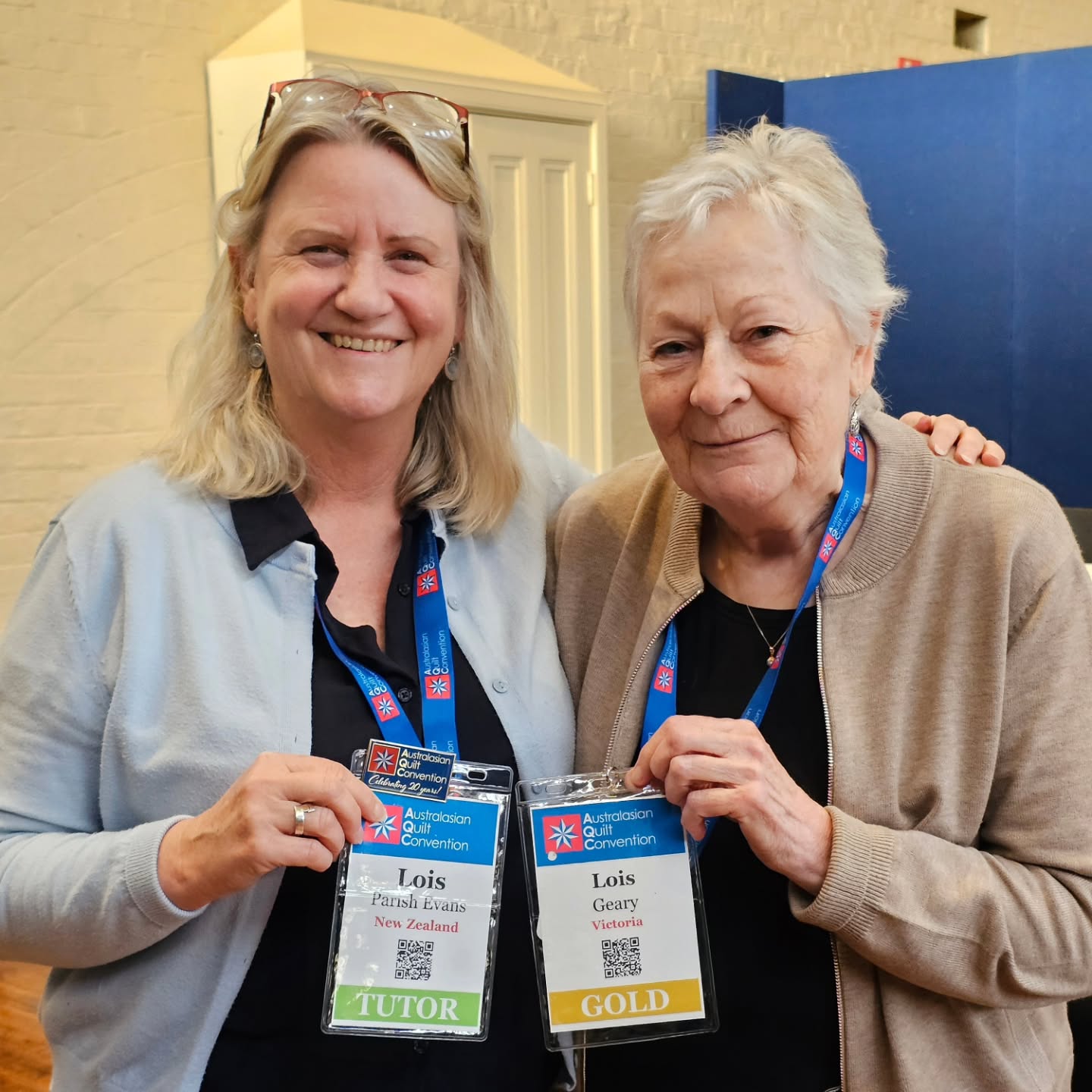 Lois meet Lois😍 there has only been one other time in my life where I have been in the same classroom as another Lois! And that was maybe 15+ years ago. So lovely to have you in my class Lois!
#AQC #textileartworkshop #quiltshow #textileartist