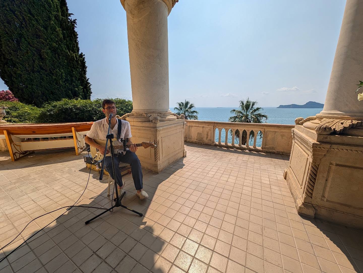 Tiff & Ross, the ceremony is ready to go- now we just need our beautiful bride & groom 💛
Planner- @weddings_at_lake_garda
Venue- @isola_del_garda
Photography- @emily_robinson_photo