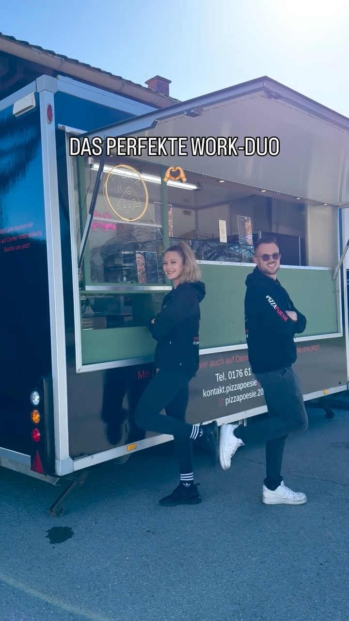 Schick’ das deinem Work-Bestie, der auch so viele Talente hat 😅🤪
Lass ein „❤️“ da, folge uns und komm‘ uns an einem unserer Standorte persönlich besuchen!
HOHENFURCH | HOFSTETTEN | LUDENHAUSEN | WESSOBRUNN | FORST | APFELDORF
#pizzapoesie #pizza #foodtruck