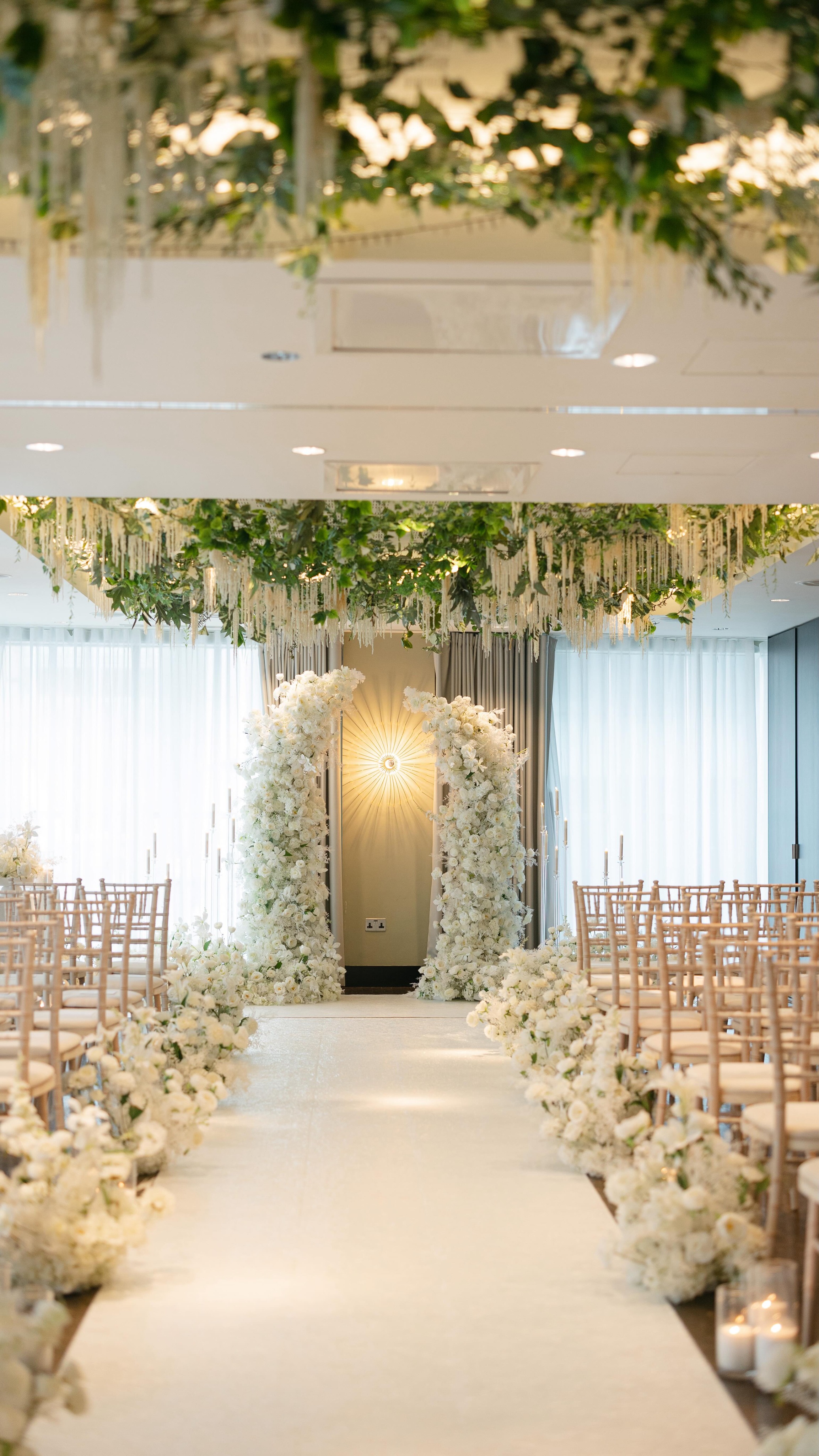 ESME & BRANDON
Every photo a chapter. Every detail a love letter.
____
Decor: @cloudsixtyevents
Venue: @southplacehotel
Photography: @iamseyii
____
#weddingdecor #weddinginspiration #southplacehotel #londonwedding #silkflorals
