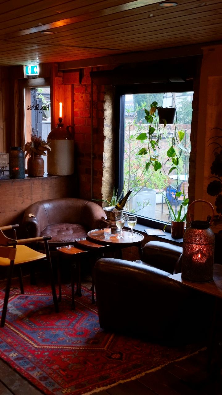 A cosy spot to relax and unwind.
Hive stores, Altrincham.
Thursdays 9am-9pm
Fridays 9am-10pm
Saturdays 9am-10pm
Sundays 9am-8pm
#altrincham #manchester #rusticdecor #vintageinteriors #cosyinteriors