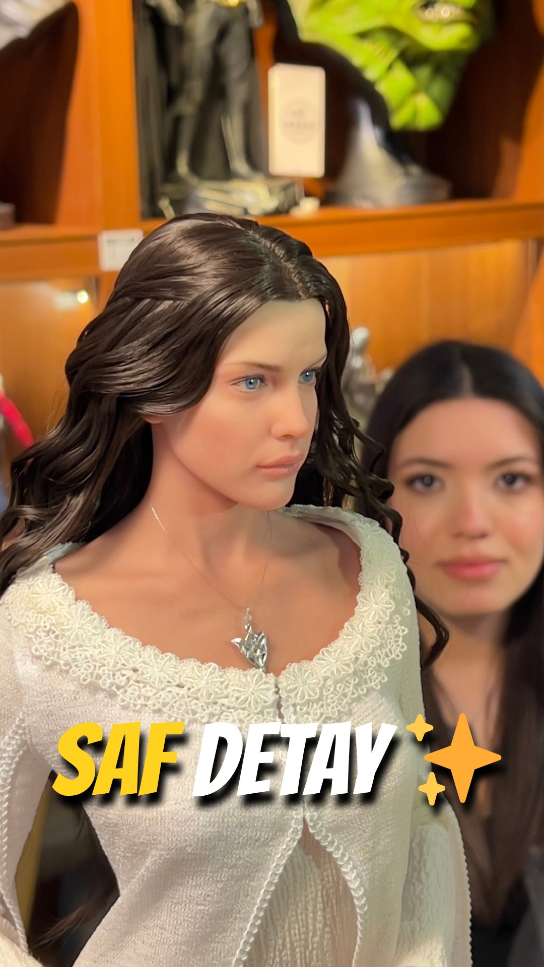 Arwen 1/3 JND Studios – Koleksiyon Seviyesi Sanat Eseri!🔥
Orta Dünya’nın en zarif karakterlerinden Arwen artık Hero Cafe’de! ✨
JND Studios’un 1/3 ölçekli bu parçası, gerçekçi yüz detayı ve silikon skin teknolojisiyle koleksiyon seviyesini bambaşka bir noktaya taşıyor.
Detaylara yaklaştıkça “figür” değil, adeta sahneden çıkmış bir karakter hissi veriyor… 🧝♀️
Böylesi premium parçalar üretimde değil, teşhirde kullanılmış ve fiziksel olarak kusursuz koleksiyon ürünleri arasında yer alıyor.
Bu seviyede bir parçayı yakından görmek bile ayrı bir deneyim. Kaçırmadan gel, incele!
DM’den fiyat bilgisi alabilirsiniz.
Hero Cafe’yi ziyaret edip ürünü yakından inceleyebilirsiniz. ☕️
Hashtagler:
#jndstudios #arwen #lordoftherings #koleksiyon #herocafe