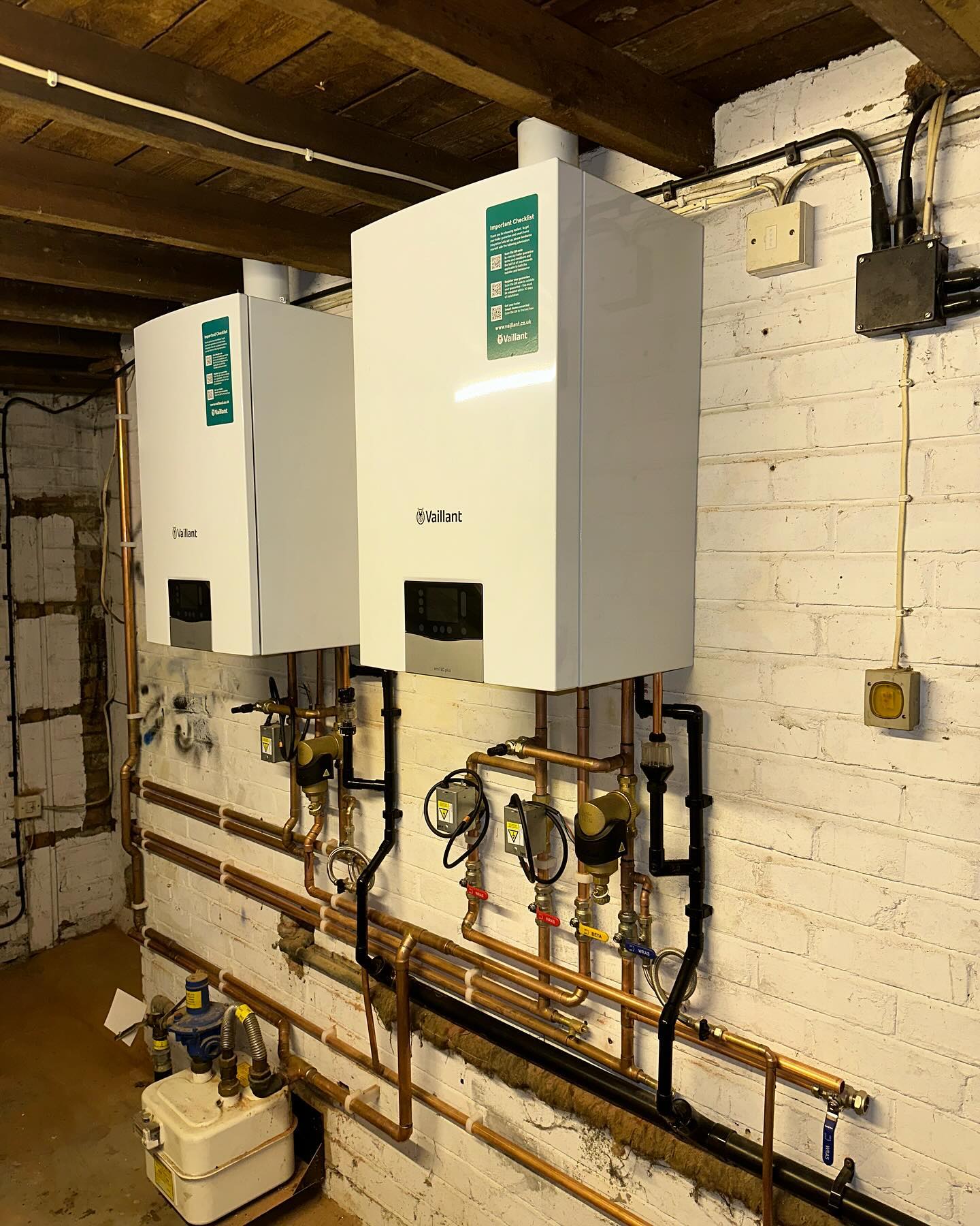 Tidy little job we wrapped up last week replacing two potterton profiles, a 300L direct vented cylinder feeding half of the house, and a 90L direct unvented cylinder feeding the loft bathroom.. Clients now have 2 x 250L indirect cylinders powered by none other than a Vaillant ecoTEC Plus 625 alongside a 635 feeding the central heating π₯ #Vaillant #boiler #centralheating #hotwatercylinder #heatingengineers