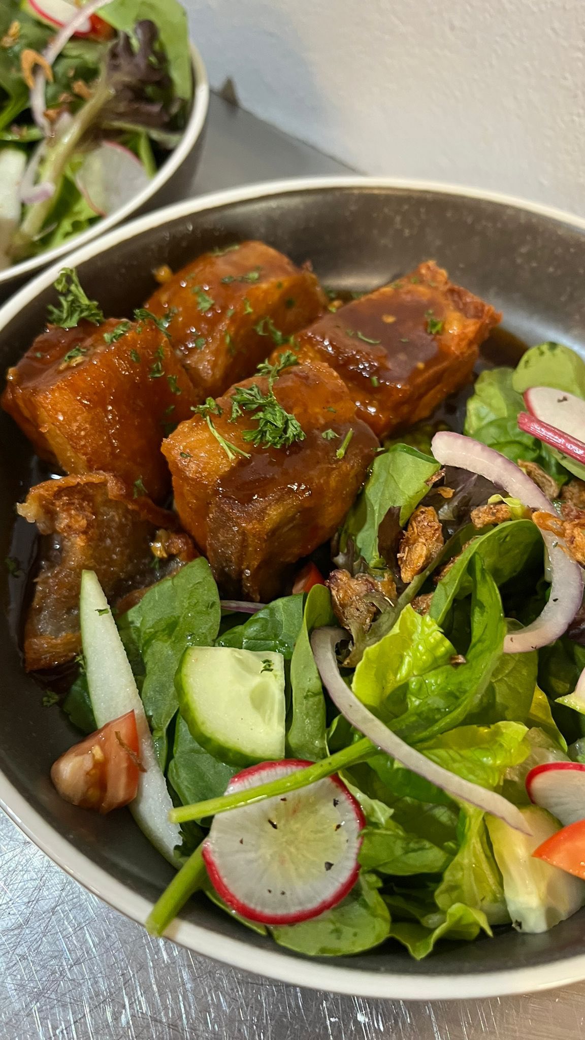 Mouth drool 🤤 am I right?
Crispy pork belly with tamarind and warm herbs