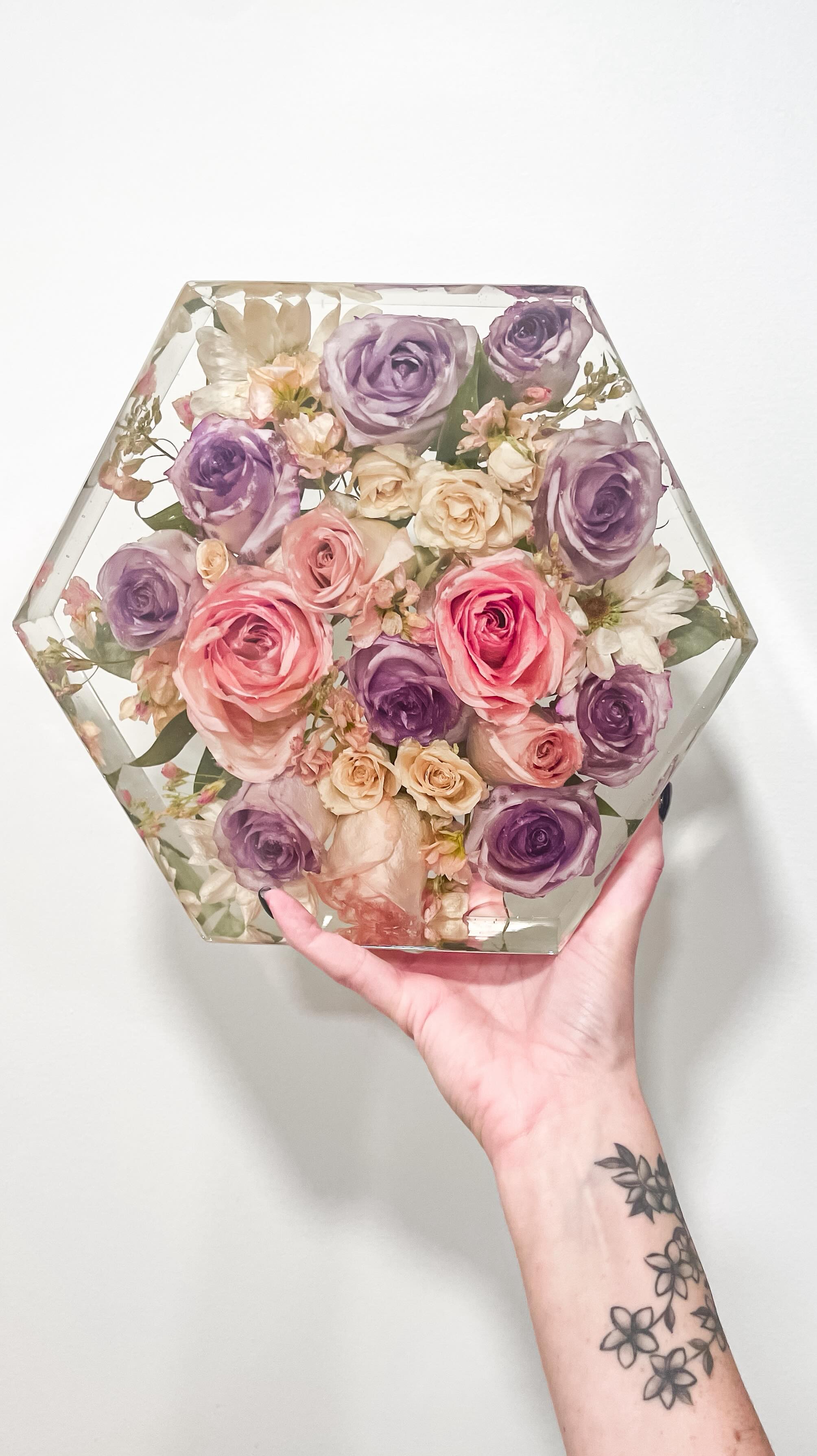 Why? Besides the unique design of your flowers turned into forever art…each piece is created with love, admiration and skill.
Let me your wedding bouquet into a timeless masterpiece that will be treasured for generations! 🌸
Link in bio to reserve your date with a deposit, no payment due today🤍
#floralpreservation #weddingflowers #bridalbouquet #resinflowers flowerpreservation