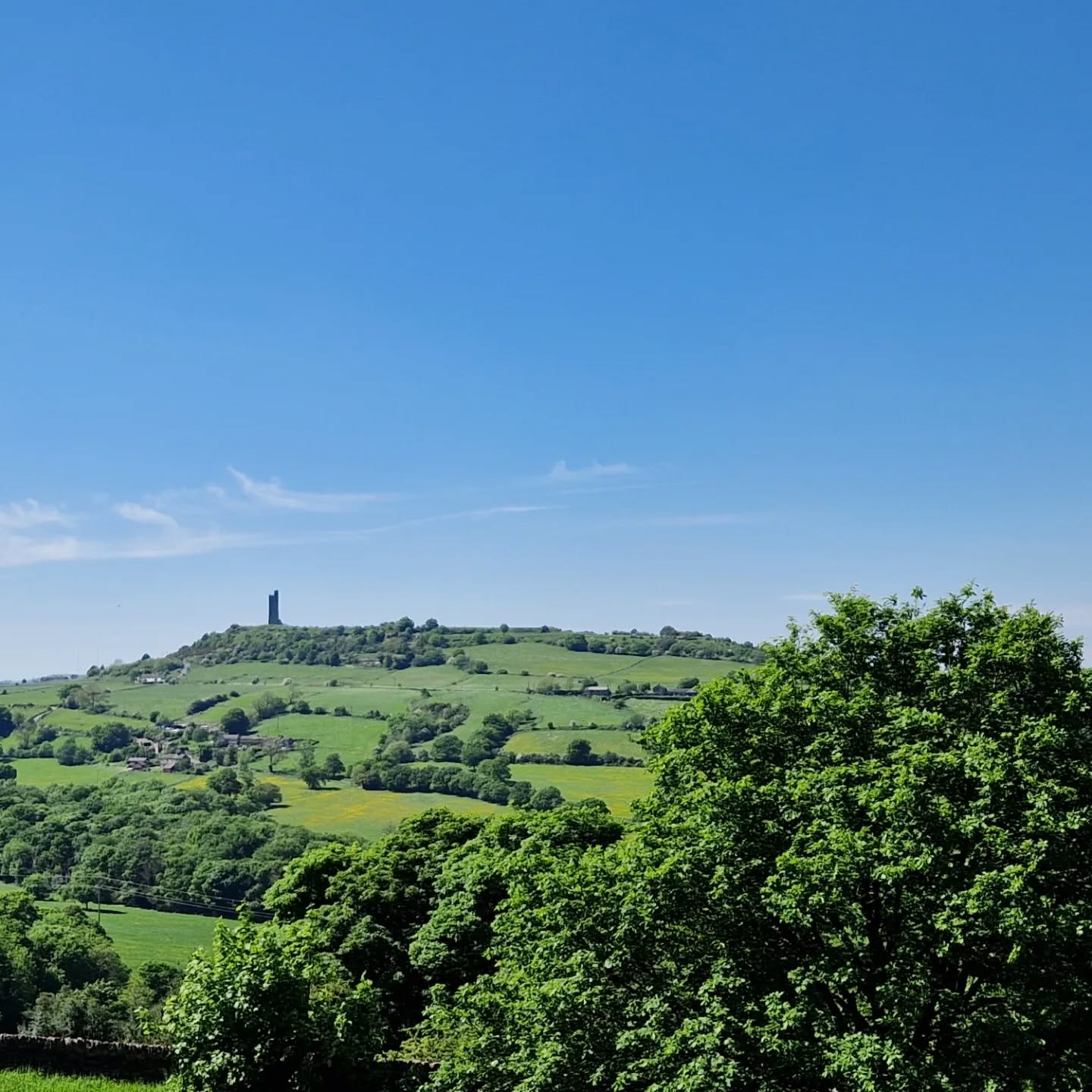 It's a warm one here in Farnley Tyas๐