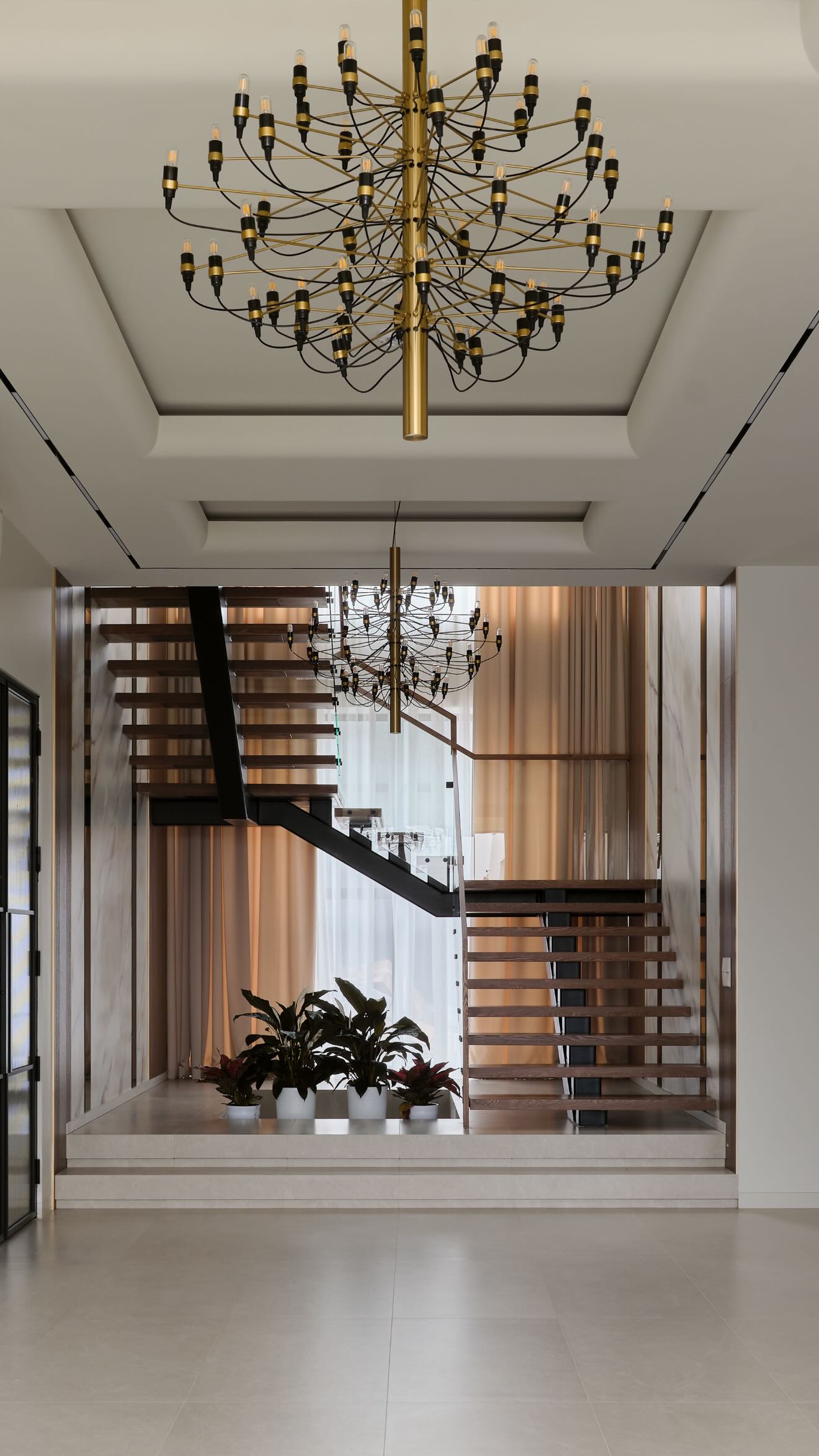 Завершили проект дома с нуля до итога в 540 кв.м💪
Архитектура, дизайн, авторский надзор, реализация 🔥
Это первый этаж. Еще выложу по комнатам подробнее по тегу #hl_arch_540
О чем интересно узнать подробнее?