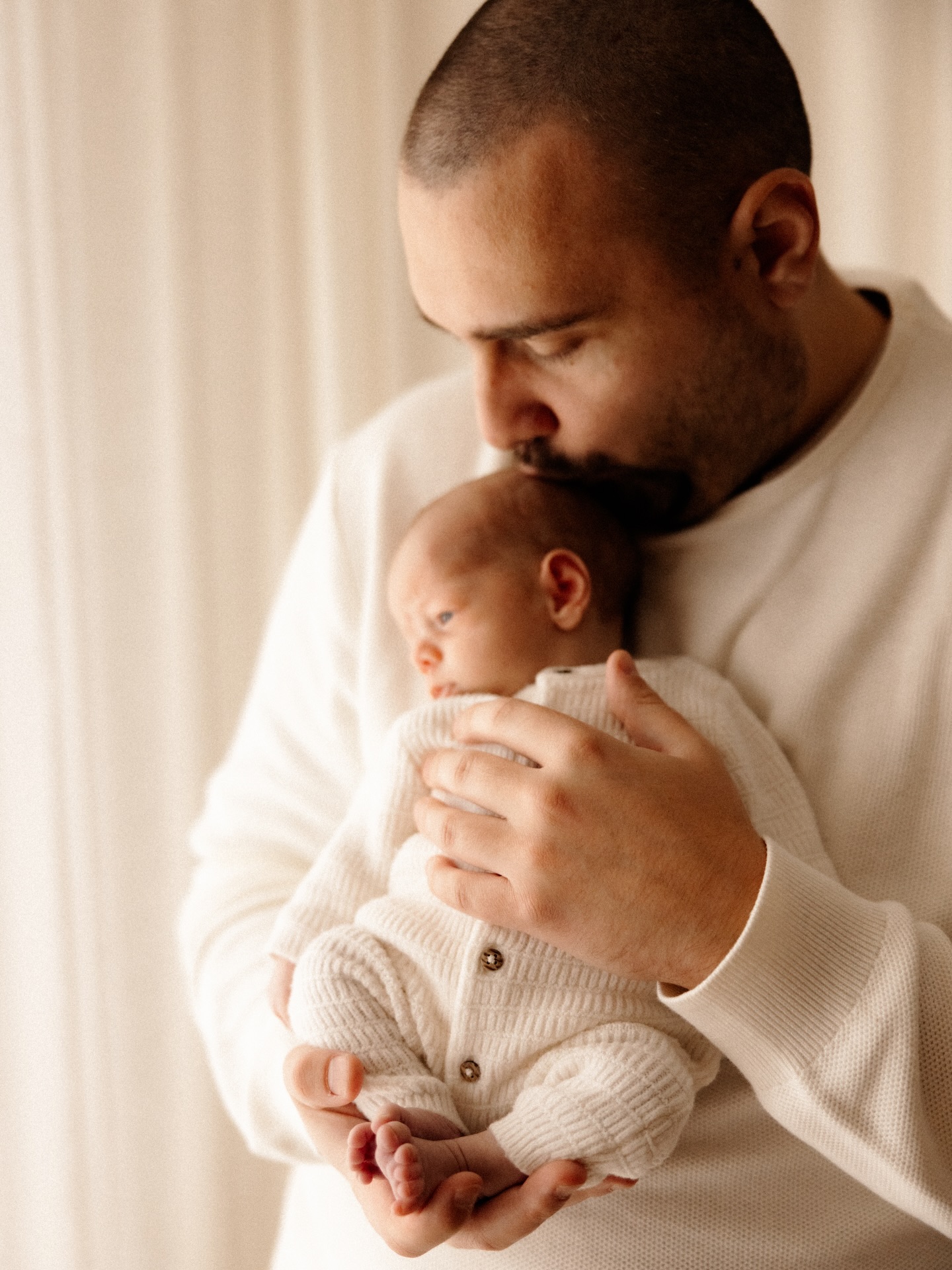 #naissance 🍼
Un papa, un bébé, et tout l’amour du monde. 🤍
Ces premiers instants, pleins de douceur et de tendresse, immortaliser pour toujours.. 🫶🏼
📸 Elodie.B - Photographie 🪩
Photographe basée en Seine-et-Marne & IDF.
Mariage, Maternité, Naissance & Famille.
🌐 www.elodiebphotographie.com
@elodie.bphotographie
elodie.b-photographie@outlook.com
#photographe77 #photographeseineetmarne #photographeiledefrance #photographemariage photographemariage77 photographematernite photographematernite77 photographegrossesse photographegrossesse77 photographeparis shootinggrossesse shootingbebe shootingnaissance shootingnaissance77 shootingmaternite77