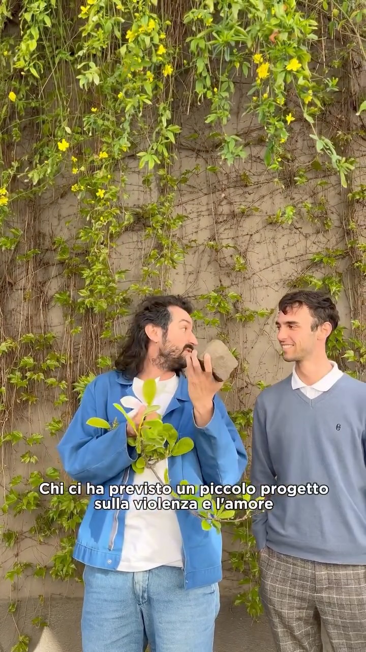 Des nouvelles d’Étienne @etfaivre et Tommaso @brasap_ en résidence internationale Àprile !
Ce weekend, ils ont dévoilé leur projet commun dans la cuisine de la @casabarriera à Turin avec @aprile.festival.
Les 24, 25 et 26 avril prochains, découvrez (ou redécouvrez-les) à Lyon, à la @maisondelecologie !
Abonnez-vous à @aprilefestival_lyon pour suivre la sortie du programme ! ⏭️⏭️
On se voit dans deux semaines !
À très vite 🐟
📹Merci à @lisa.lababba pour les images et à @dialectikart pour le montage !
-
Notizie da Étienne e Tommaso alla residenza internazionale Àprile!
Questo fine settimana hanno presentato il loro progetto comune nella cucina della @casabarriera a Torino con @aprile.festival.
Il 24, 25 e 26 aprile prossimi, venite a scoprirli (o a riscoprirli) a Lione, alla @maisondelecologie!
Seguite @aprilefestival_lyon per rimanere aggiornati sul programma! ⏭️⏭️
Ci vediamo tra due settimane!
A presto 🐟
📹 Grazie a @lisa.lababba per le immagini e a @dialectikart per il montaggio!
#àprilefestival #lyonevent #onfaitquoialyon #sortielyon lyonfestival