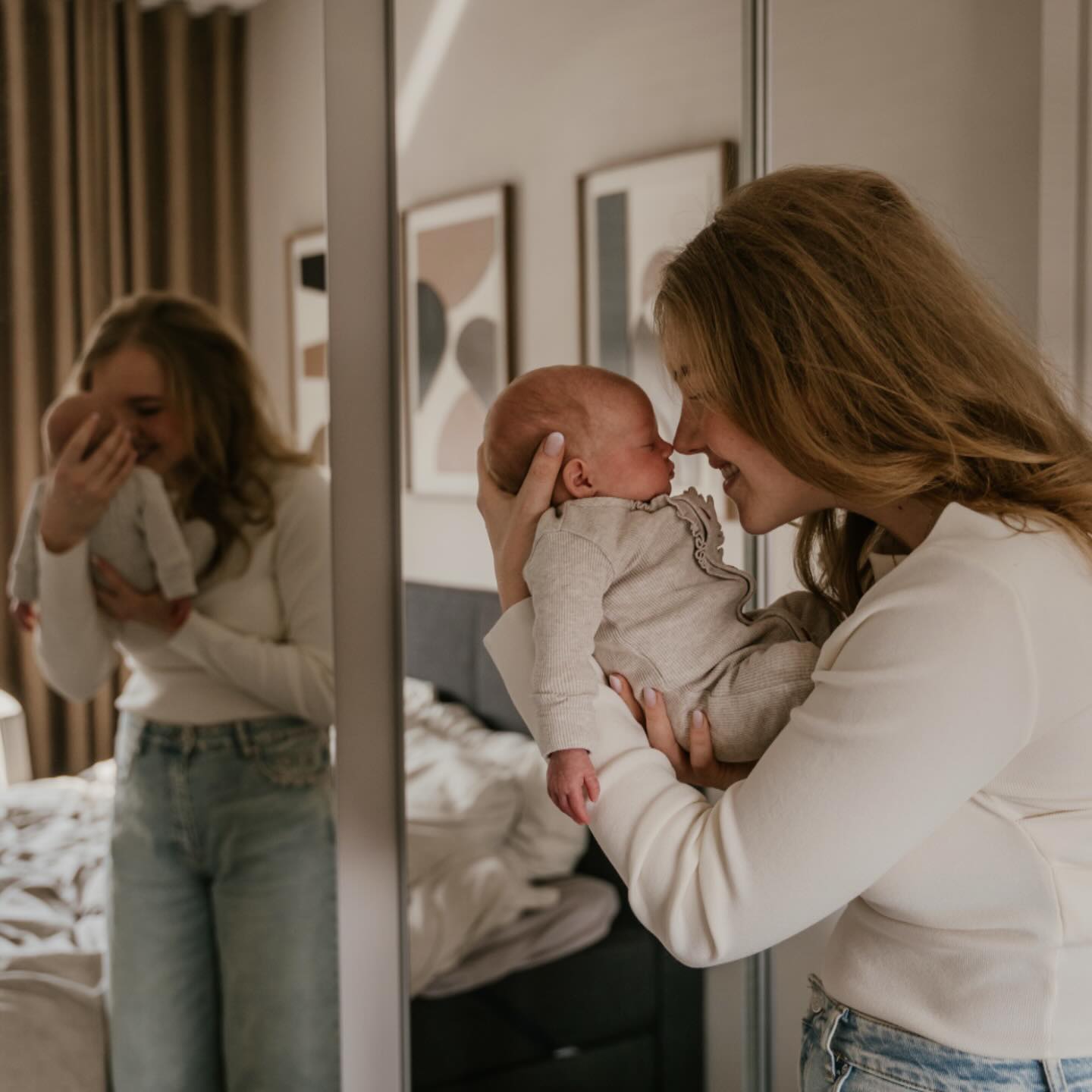 Dubbel zien van liefde en geluk! Waar we eigenlijk een zwangerschapsshoot gepland hadden…. Kwam deze dame al gezellig eerder ter wereld :), gelukkig mocht ik haar en haar lieve ouders (niet zo newborn meer ;)) tijdens een newbornshoot vast leggen!
#newbornfotograaf #newbornfotoshootbrabant #fotograafnewborn #allesflits #newbornshootettenleur