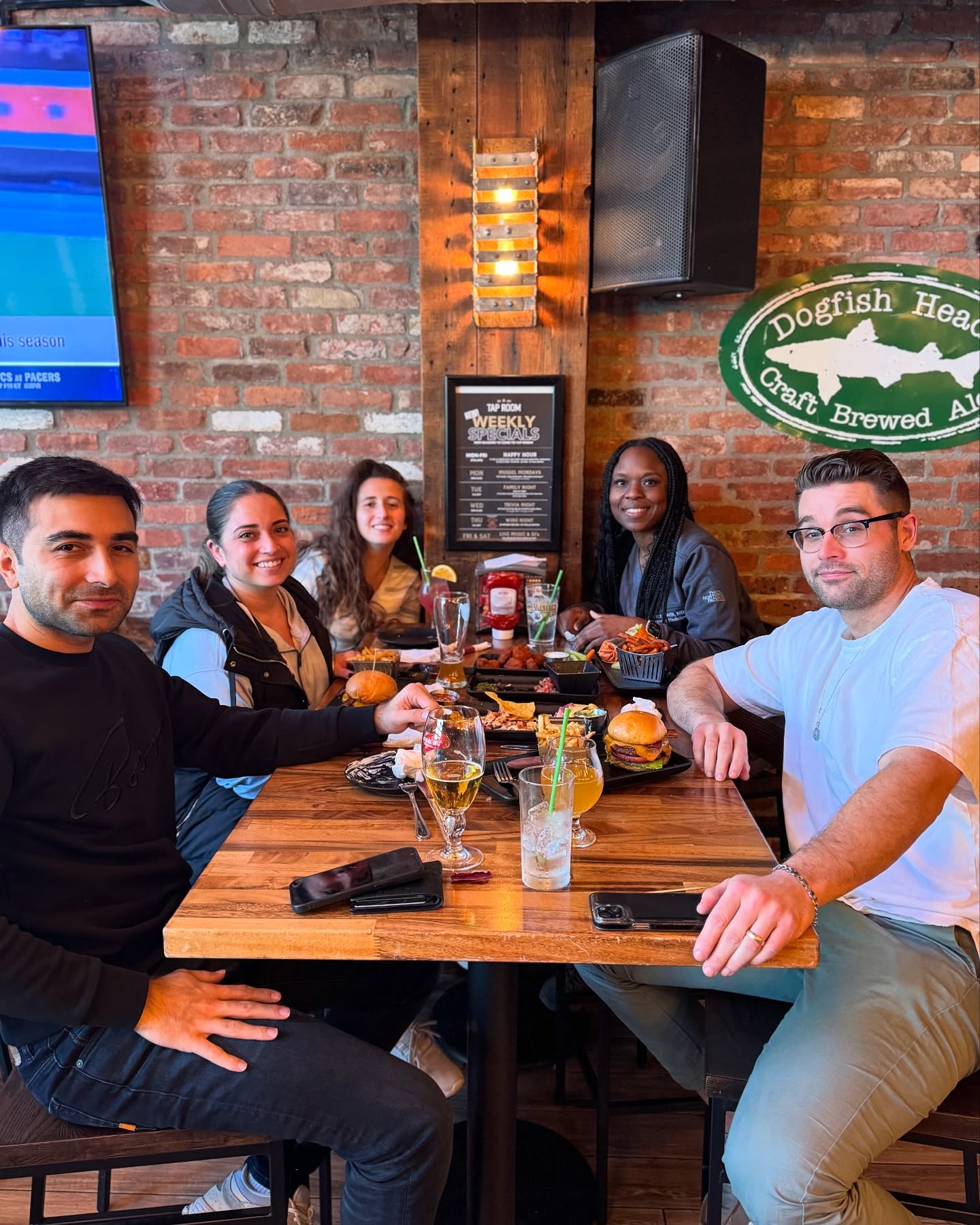 Drinks after didactics 🥂🍻
.
.
.
.
.
#emergencymedicine #residency #internyear #doctor #newyork #longisland #physician #match2024 #match2025 #eras #nyc #family #bonding #wellness #medicalschool #DO #MD #didactics #fun