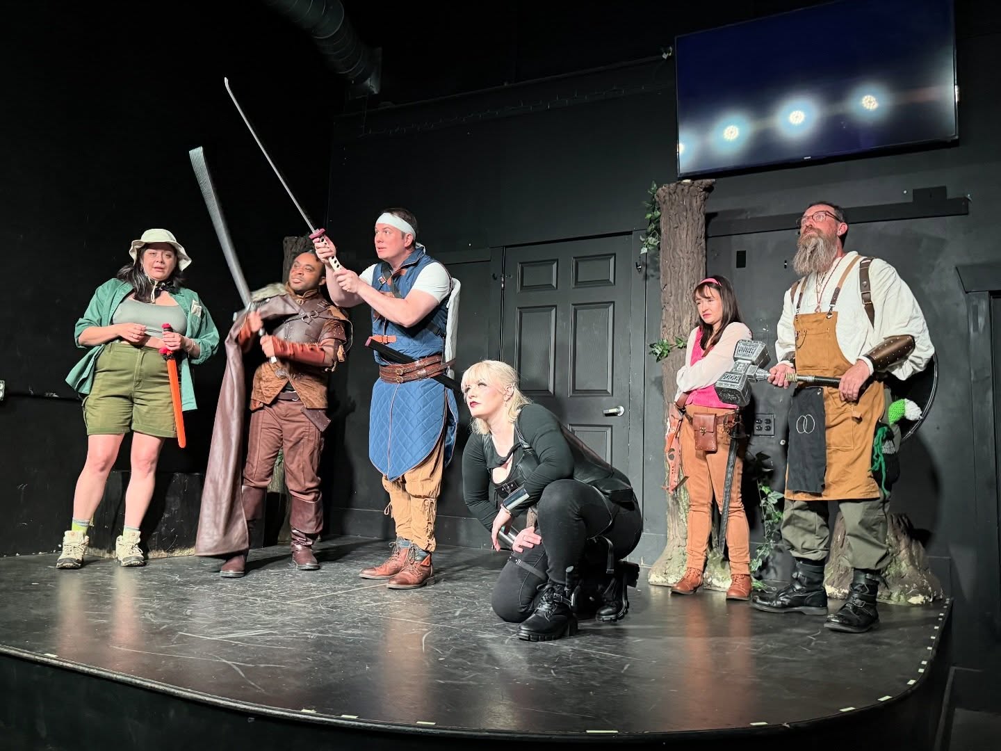 Despite how the dice rolled, last nights Pushing Dragons show was a blast! Our party met Xiphos’ parents, Cutlass Zweihander and Kukri Katana Flamberge, who enthusiastically love their son. We see where he gets his personality from! A very itchy Izzy was put on the spot about her intentions with their son and Ork was made to “do the pee pee dance”while striking poses and talking in a British accent. Seraphae was scared of the color black and they all learned they still suck at riddles. Despite the helm of horrors and its skeleton friends doing their best, the party prevailed against the big bad and fun was had by all.
We look forward to seeing you all next weekend at the Richmond Renaissance Faire (@rvarenfaire ) where we will have TWO new one shots!
📸: Alex White and Erin O’Brien
Pushing Dragons is sponsored by @divergentrealms
#pushingdragons #pushnfk #dungeonsanddragons #dndimprov #rvarenfaire
