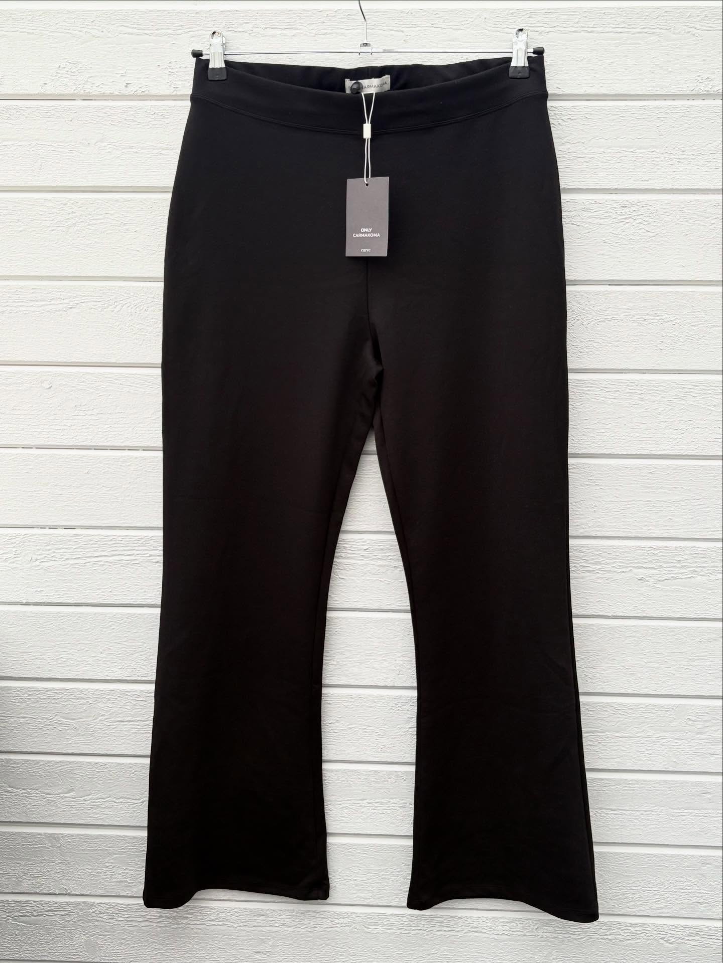 Överdelar i blandade storlekar 🌿
Blommig blus, L, ZIZZI - 219kr
Kavaj, XL, JUSTFAB - 249kr
Blommig tunika, 50, ONLY - 279kr (nypris 460kr)
Byxa, 46/48, ONLY - 179kr (nypris 300kr)
Mönstrad tunika, L, ZIZZI - 229kr SÅLD