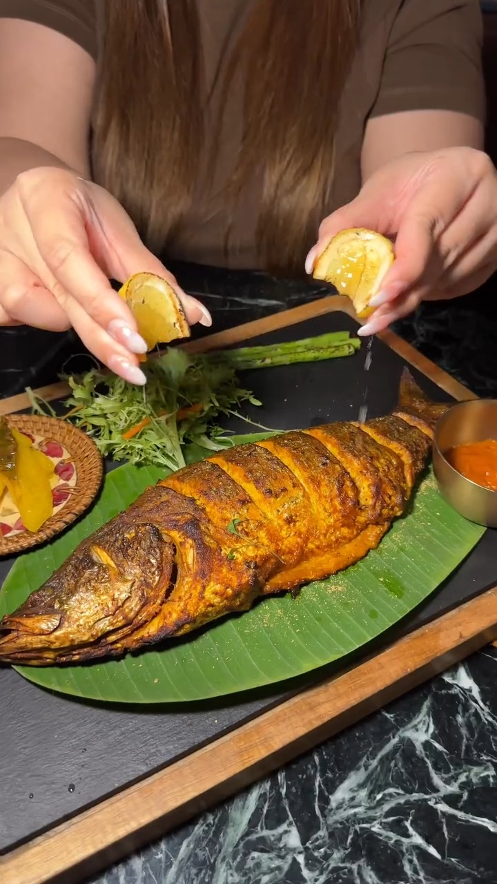 Moments like these mean everything to us. ❤️Thank you @foodtrackinbkk for sharing your experience at Jharokha. We’re so glad to be part of your memories.
We look forward to welcoming you again soon.
ช่วงเวลาแบบนี้มีความหมายกับเรามาก ❤️ขอบคุณที่มาเยือนและแบ่งปันประสบการณ์ที่ Jharokha
หวังว่าจะได้ต้อนรับคุณอีกครั้งเร็วๆ นี้
👉🏼 For reservations: https://bit.ly/4iHLdW6
📞082-997-3399
📍Erawan Bangkok, Fl.2
🕒 Open Daily, 11:30 - 22:30
#JharokhabyIndus #JharokhaBkk #JharokhaBangkok #CelebratewithJharokha #IndianCuisine