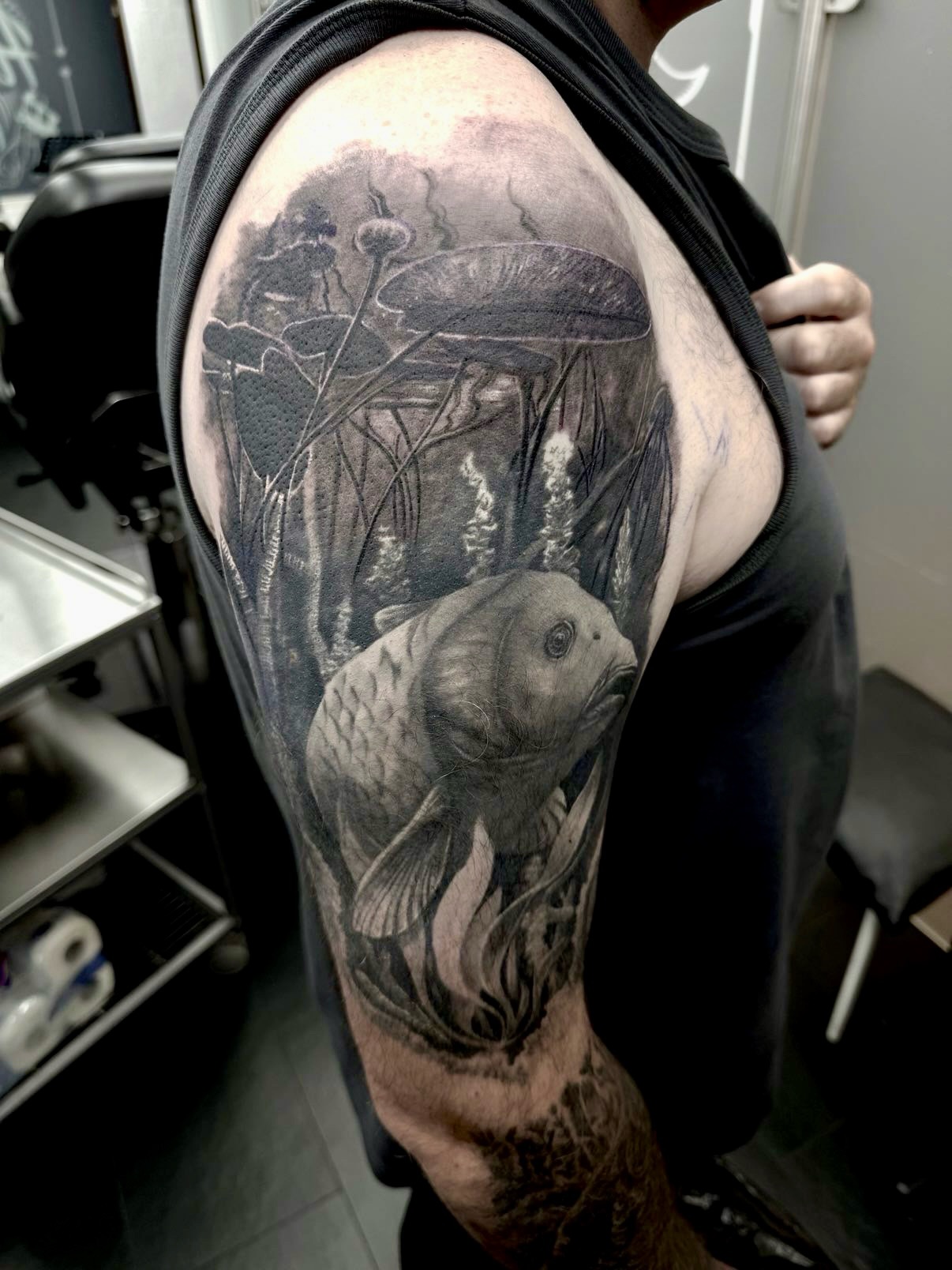 Gorgeous 🐟marine🪸 realism in black and grey. So if you want something of the sort John / @sacredprophecytattoos is your guy!
TERMINE:
📥 Instagram DMs
📱 +49 0511 4885681
✉️ info@hautdesign-tattoo.de
-
🗣️Kostenlose Beratung
#HautdesignTattoo ist Mitglied des @dot_e.v
#hannover #langenhagen #blackwork #realismtattoo