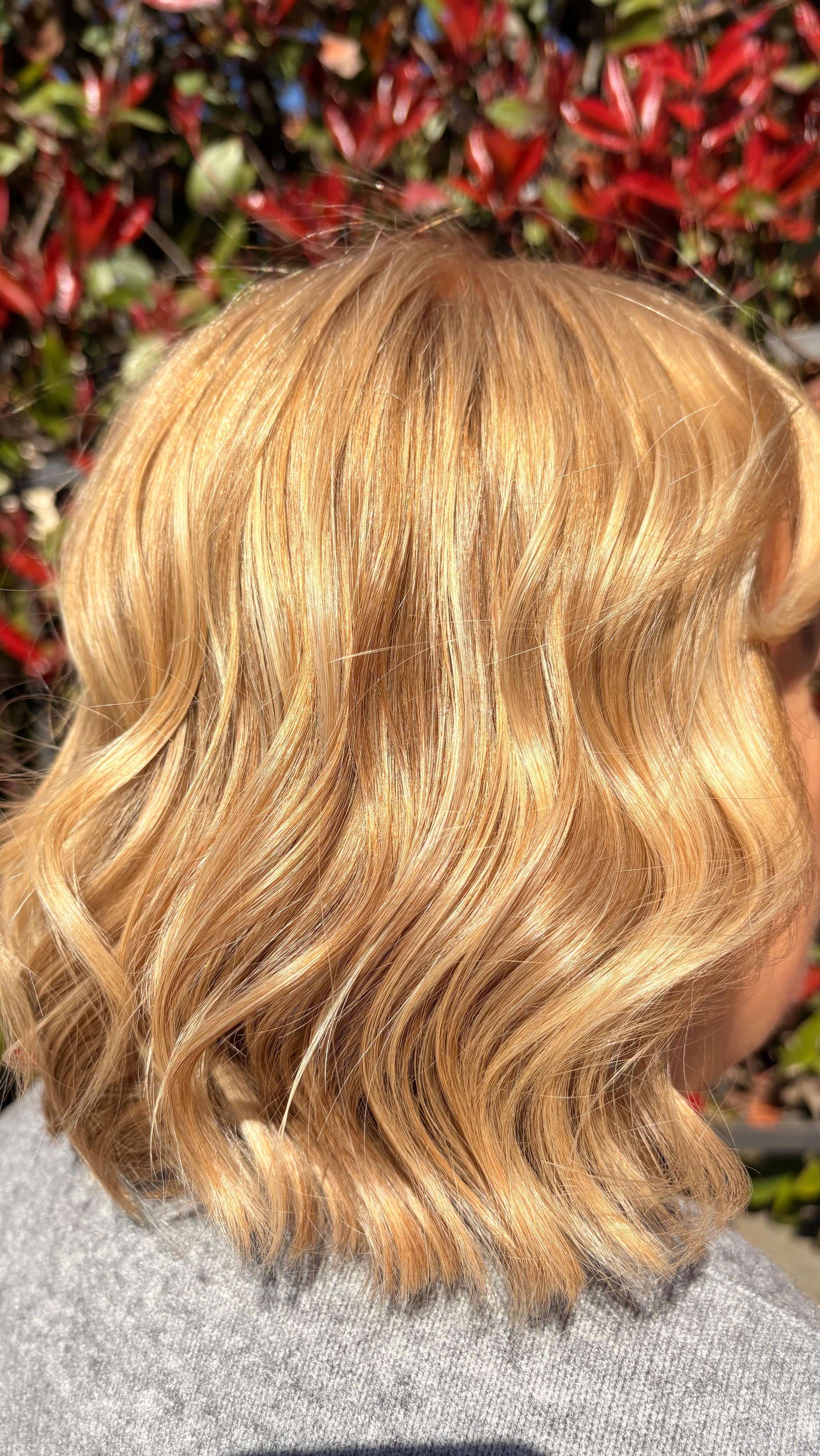 ✨ New hair, who dis? ✨ Un po’ di luce e freschezza per dare il benvenuto alla nuova stagione! 😍 Che ne dite del risultato? 👇
#newhair #hairtransformation #blondehair #balayage #highlights