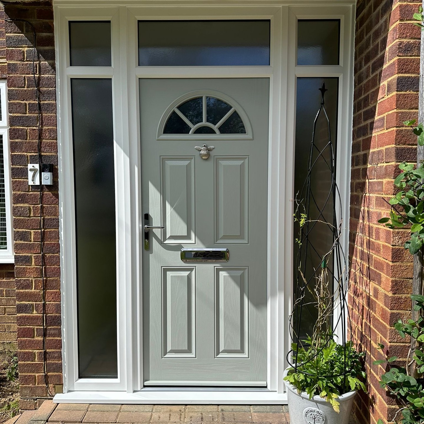 Out with the old, in with the new! β¨ Swipe to see the transformation with our latest installation of a composite front door - a simple change that makes a world of difference. πͺπ¨
#HomeMakeover #DoorBeforeAndAfter #HallmarkDoors #HomeImprovement"