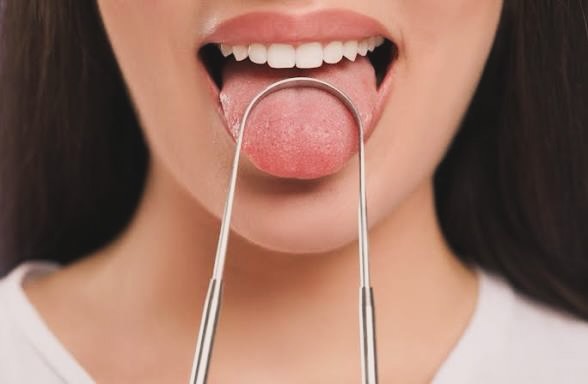 Before coffee. Before brushing. Start here.
In Ayurveda, tongue scraping is one of the simplest ways to support digestion, and overall health.
Overnight, the body naturally releases toxins (ama) onto the tongue.
By gently scraping the tongue each morning, you can:
• Support digestion
• Freshen breath
• Enhance taste
• Reduce buildup in the body
How to:
• Use a tongue scraper
• Gently scrape from back to front
• Rinse and repeat 5-10 times
It takes less than a minute but can make a noticeable difference in how you feel.
#ayurveda #tonguescraping #dailyritual #holistichealing #digestivehealth