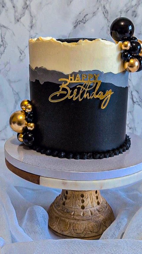 👉 “Made with love… in the middle of chaos 🖤”
This cake was made in the middle of one of my busiest days… 🙃
While prepping for a church event where I catered for 150 people, juggling orders, timings, and yes… mum life in between 🖤✨
And somehow, this 18th birthday cake still came together — chocolate and Nutella inside, simple on the outside but made with so much care.✨
I won’t lie, I was tired. My kitchen was chaos. But I
remember looking at it and thinking… this is what I do. This is what I’ve built, from home, in between everything else.
5 cakes, a full event, and a heart full of gratitude.
Happy 18th birthday 🥂
If you’re planning a special celebration and want something made with love (and real life behind it), send me a message — I’d love to be part of it 🖤
#brightonbaker #brightoncakes #blackcake #sanahmixingbowl #brightonfoodies