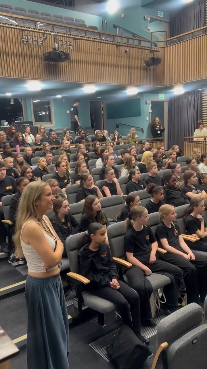 THE SHOWS TOMORROW 🐪
Our first day in the theatre , blocking numbers ready for the weekend! We can’t wait for you all to see how hard our creatives and students have worked over the last few months!!
💚UNDER 20 TICKETS REMAINING FOR THIS SATURDAY !!💚
BOOK NOW : https://www.trybooking.com/uk/events/landing/99573
(Link in bio)
#copperstudios #musicaltheatre #theatreschool #production #joseph