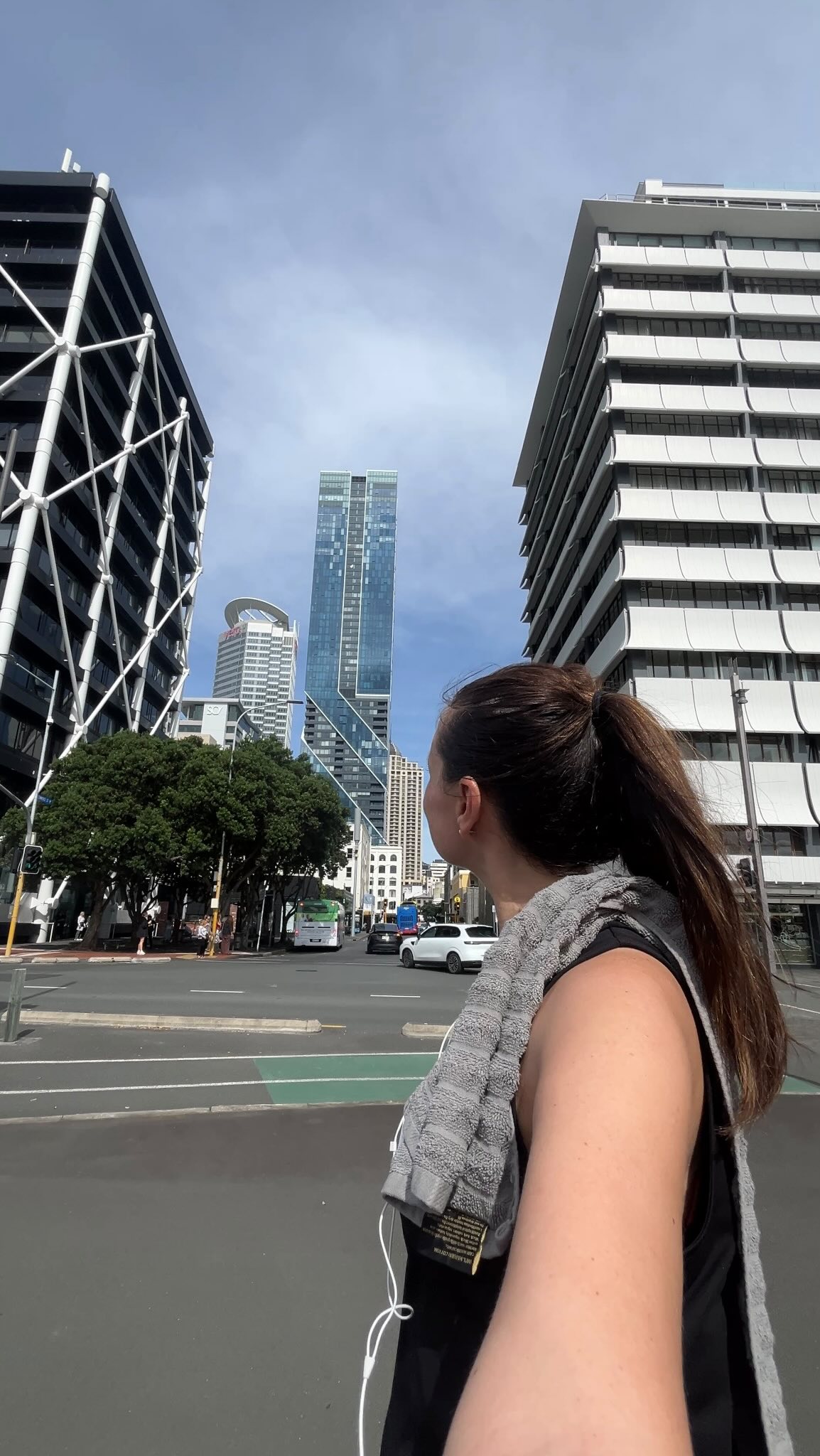 Cloudy over the ocean, blue skies over the city 🥰 It’s a bit eerie walking around in sunny weather while also looking at all the severe weather warnings! Please keep safe this weekend everyone 💙
#auckland #newzealand