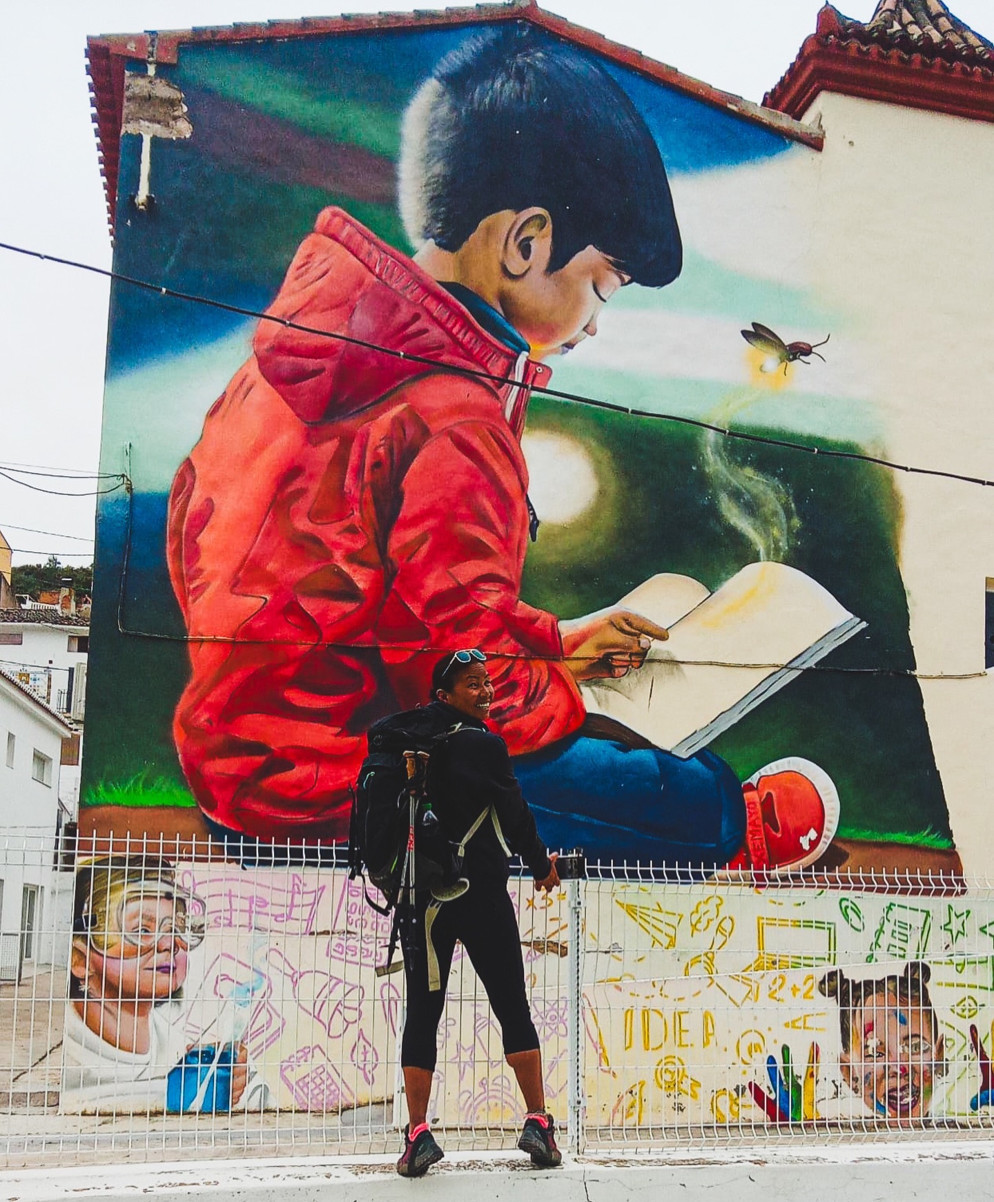 Did you know Valencia is full of amázing street art? 🎨
Here I’m standing in front of a huge mural on a school in the small village of Calles, about an hour from the city. Isn’t it beautiful? And so big!
But don’t worry...you don’t have to leave Valencia to see great street art. It’s all over the city! Especially in El Carmen, in the old town, where you’ll find murals on almost every corner.
From bold graffiti to cute and creative artwork; there’s something for everyone. Some pieces have been there for years, while others change all the time.
So even if you’ve been to Valencia before… you’ll always discover something new!
Come to Valencia and (my tip) turn off your maps. Just wander around the small streets and let yourself get lost… that’s where you’ll find the best street art! 🧡
.
.
#valencia #getinvolvedvalencia #visitvalència #streetartvalència #nederlandsegidsinvalencia
