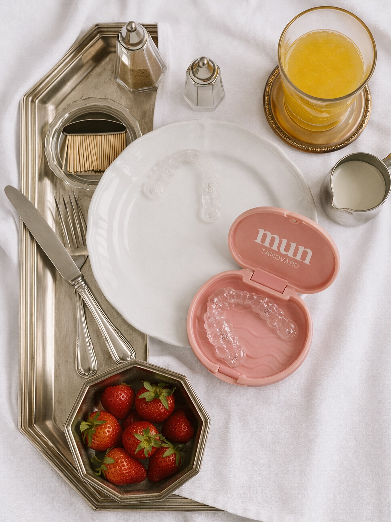 Lite juice, lite snack och ett leende som håller hela vägen 🦷✨
Ta hand om din munhälsa, varje dag.