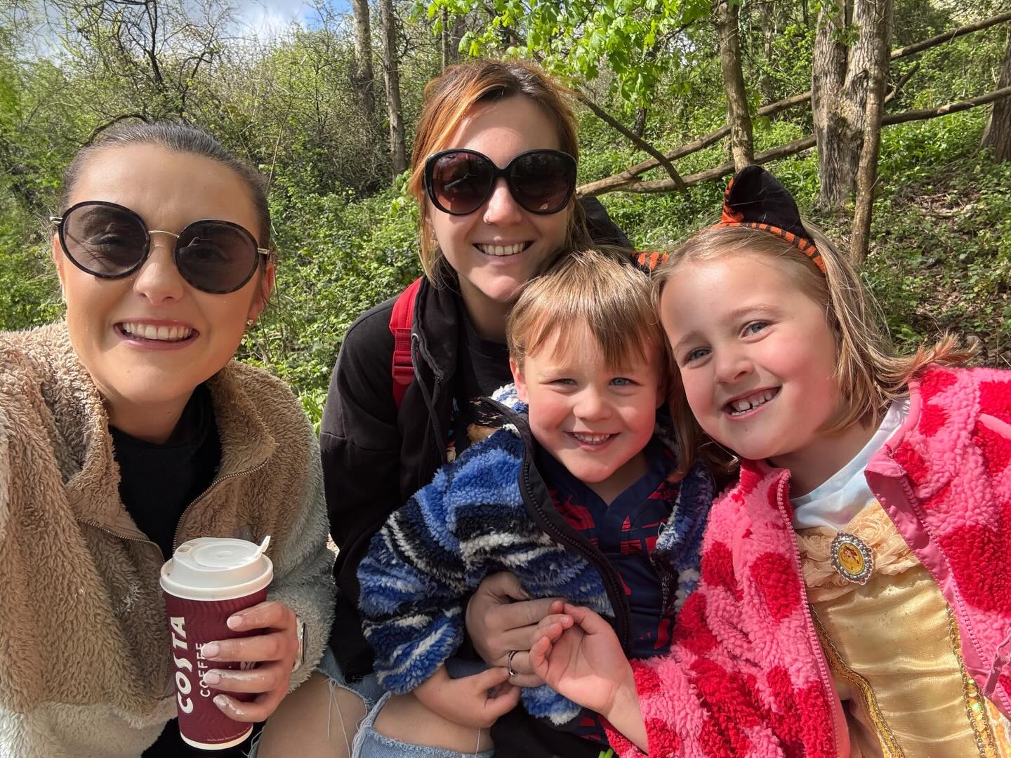 A wholesome day 🩷🌸
I feel so grateful to have friends with the most incredible little humans. Building relationships is something that means so much to me, and perhaps something I sometimes miss in my EP role—popping in and out, without always having the chance to build those longer-term connections.
Days like this fill that cup a little ☀️🫶🏻