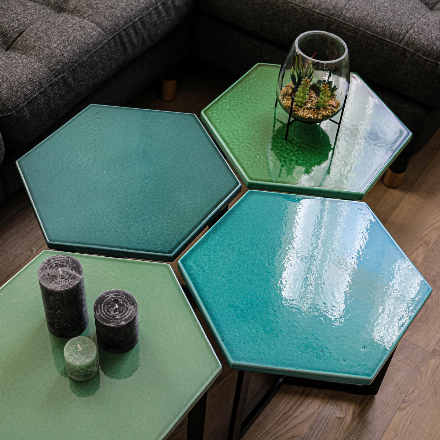 🌋 Fier de présenter ma dernière collaboration avec l'artisan Lavastone : la table en pierre de lave émaillée LAVA BEE. Octogonale et assemblable, elle apporte une touche unique à tout espace. La pierre de lave émaillée crée un effet organique et durable qui s'adapte à tous les styles de décoration. Découvrez cette pièce de mobilier exceptionnelle dès maintenant !
Modèle disponible sur le site : www.lavastone.fr
#design #designproduct #designinterior #designer #lavastone #pierredelave #designer #toulon #modulable #tablebasse #furnituredesign #interiordesign