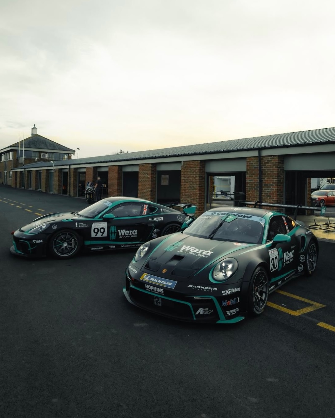 That’s it, pre-season testing is done!
I had a great few days with the @TeamParkerRacing squad at Croft and Thruxton this week to complete a really positive testing programme.
I can’t wait to get started at round one next weekend! 🚀
#willjenkinsracing #carreracupgb #motorsport #btcc @porscheraces_gb @carwow @allianceraceuk @weratoolsuk @weramotorsport @hopkinsracetransporters @asset_alliancegroup @reefertrailercentre @safholland_uk @thegreengroupuk @wstransportation @toolmaniacuk #weraallianceacademy
