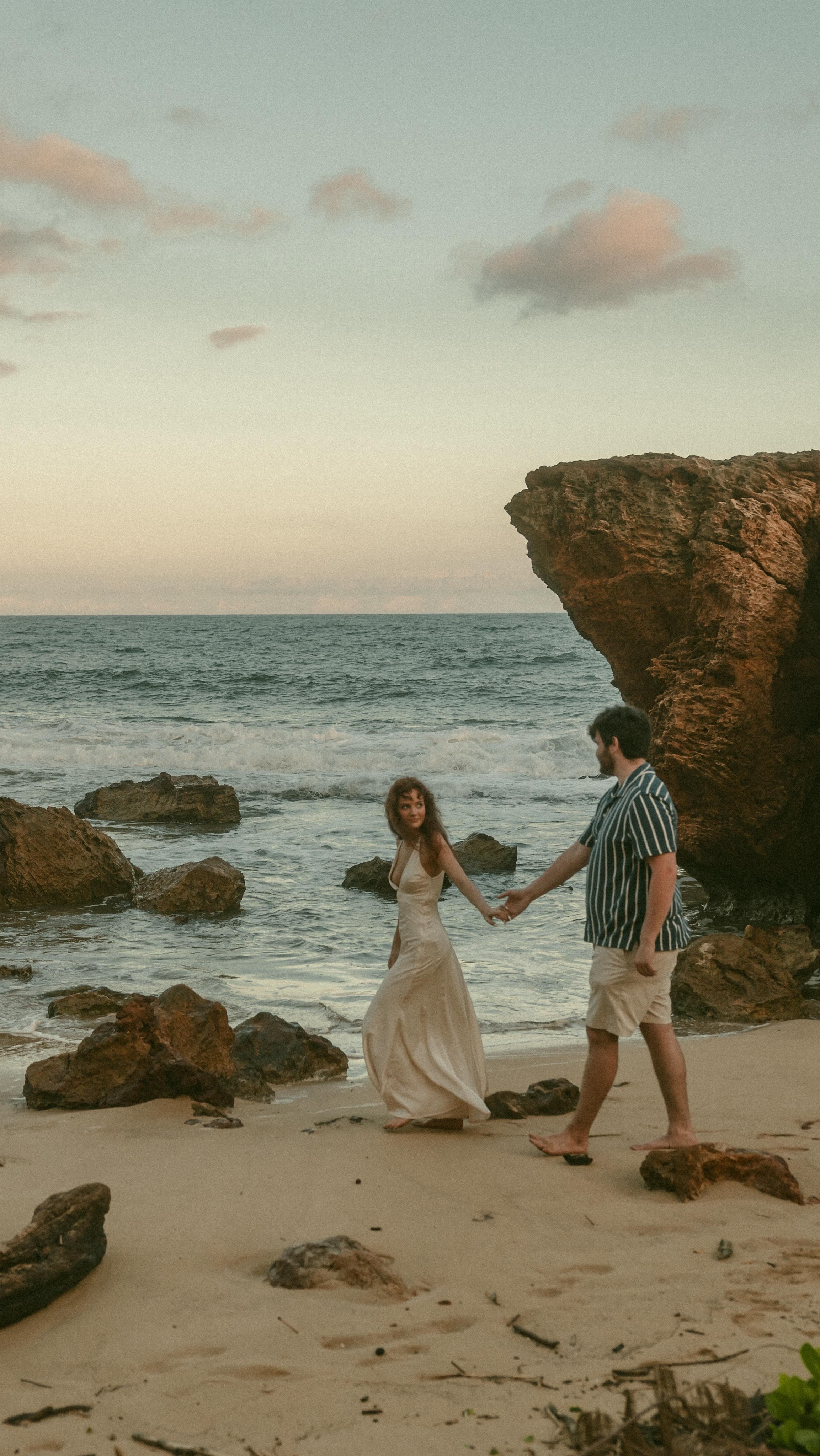 I don’t pose you! I give you direction.
.
.
🏷️ couple photographer, Hawaii photographer, destination photographer, cinematic photographer, photographer tips, Kauai photographer, kauai elopement photographer, engagement photographer, couple, Europe wedding photographer, Hawaii elopement photographer