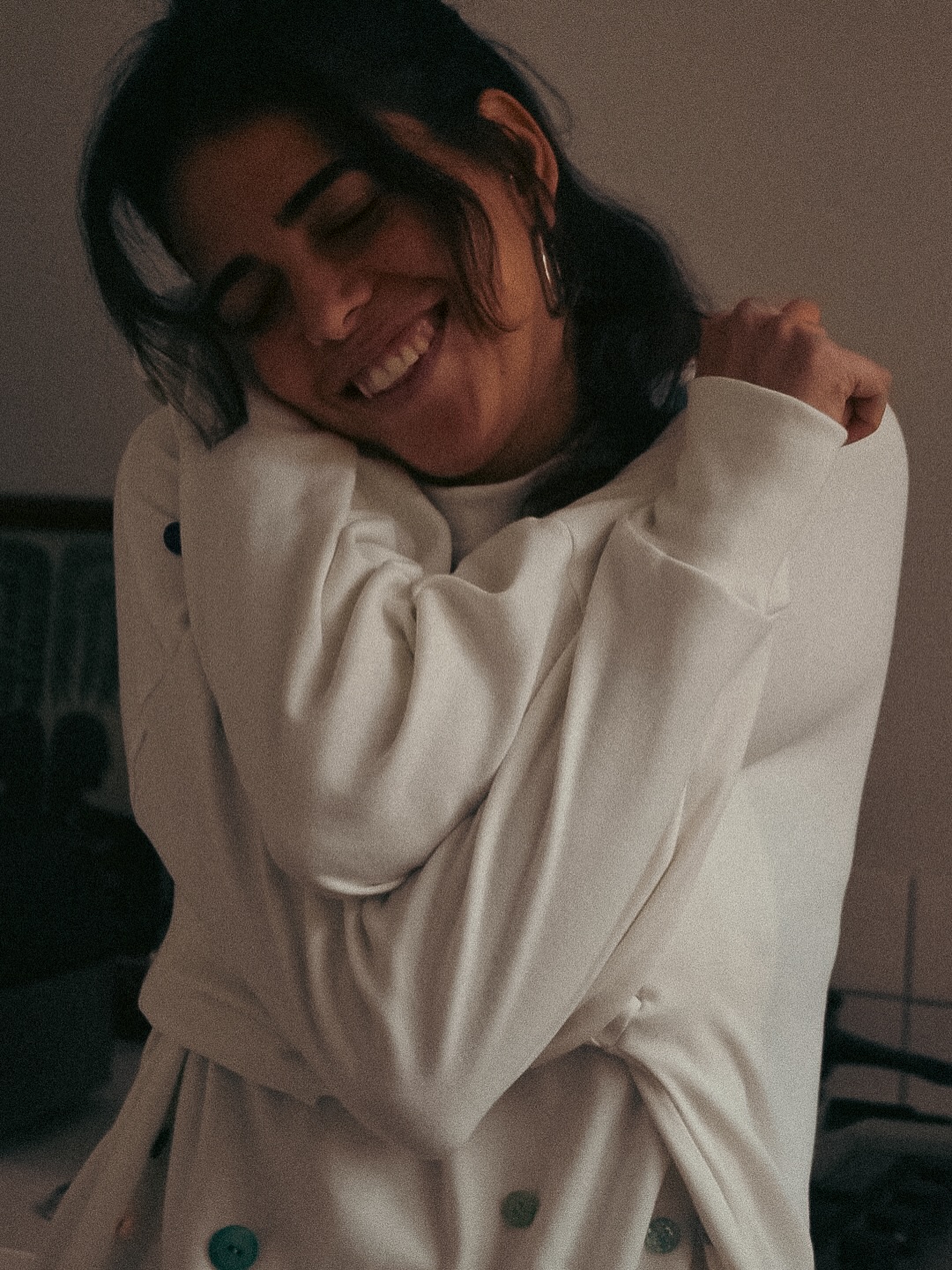 הפיס האחרון בסדרת הג׳קטים - סווטשרט קלאסי, קוזי ורך.
הפעם הוא דווקא לא מחדוש, הוא נתפר משאריות בד טריקו, ואליו נתפרו המון כפתורים צבעוניים וקטנים - מה שהופך אותע לסווטשרט סוכריות 🍬🍬🍬