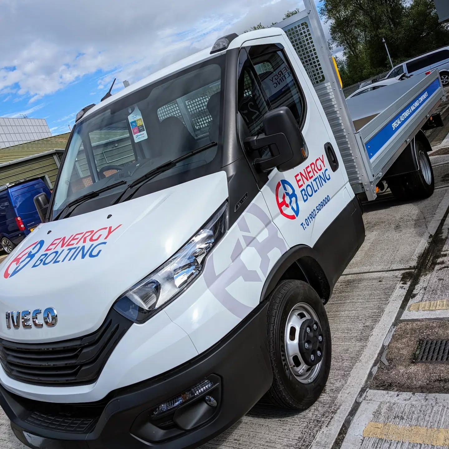 New Vehicle đ
The Iveco Daily 35C14H Chassis Cab
With 4.2m Driveaway Dropside.
Expertly Sign Written By Sean Pearce At The Print Box.
#energy #bolting #fasteners #investment