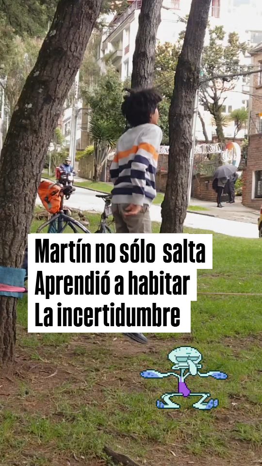 No olvides seguir nuestra cuenta @escuelaslackbogota
Martín no llegó a este punto por suerte. Llegó respirando, dudando, cayéndose mejor, volviéndolo a intentar hasta encontrar en él un movimiento valiente.
#Slackline #Equilibrio #desarrollopersonal #entrenamientoinfantil #superacionpersonal