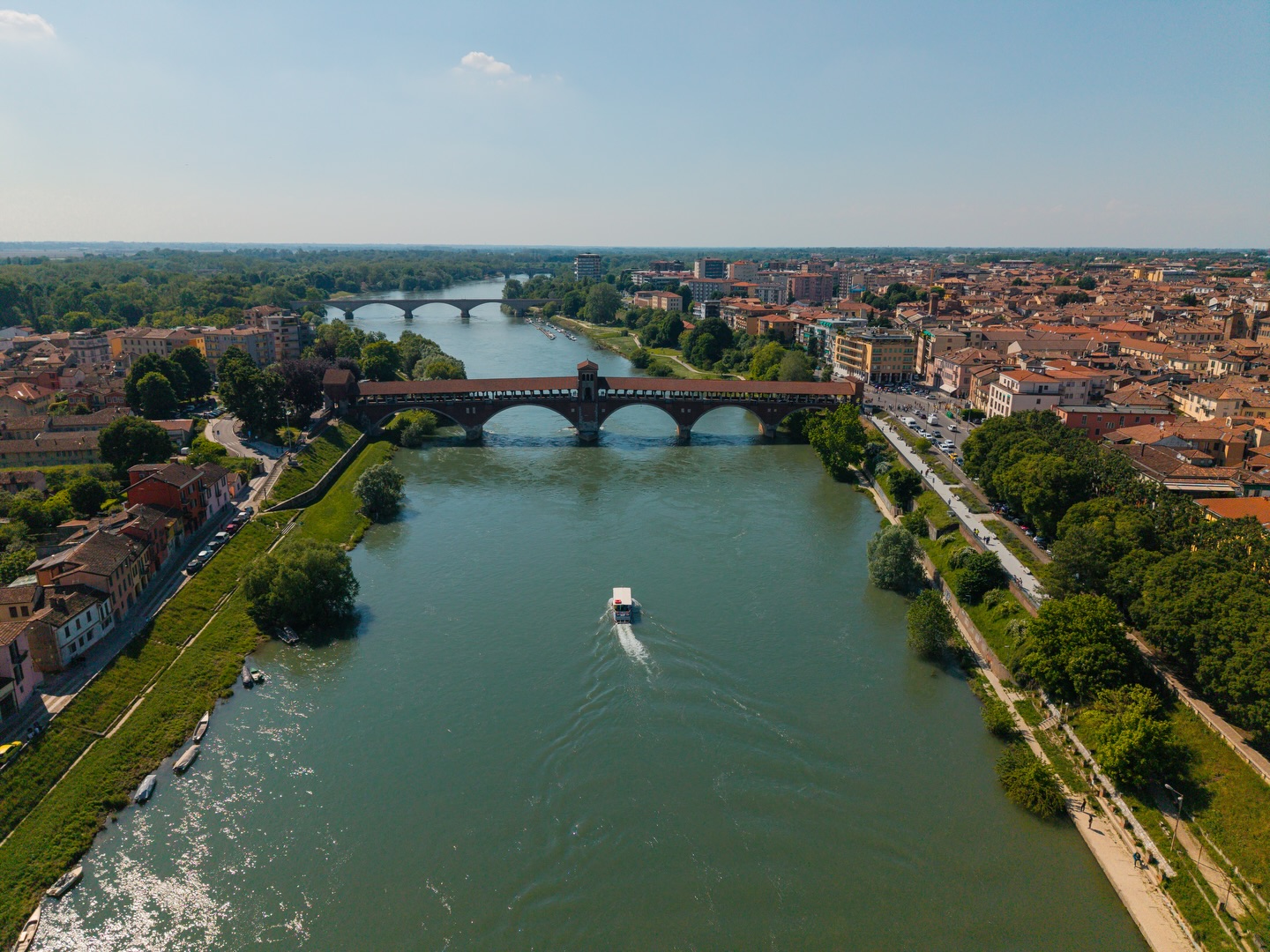 Il fine settimana è alle porte! ⛴️💦
🗓️DOMENICA, Pronti a salpare per una fantastica #GitaInBarca a Pavia?
A bordo della motonave Le Due Rive potrete ammirare le meraviglie storiche della città navigando sulle acque del Ticino 🏞️
Non perdere altro tempo: vai sul nostro sito e assicurati un posto a bordo!
👉 www.navigarefiumepo.it
#Pavia #GitaInBarca #Ticino #VisitPavia
