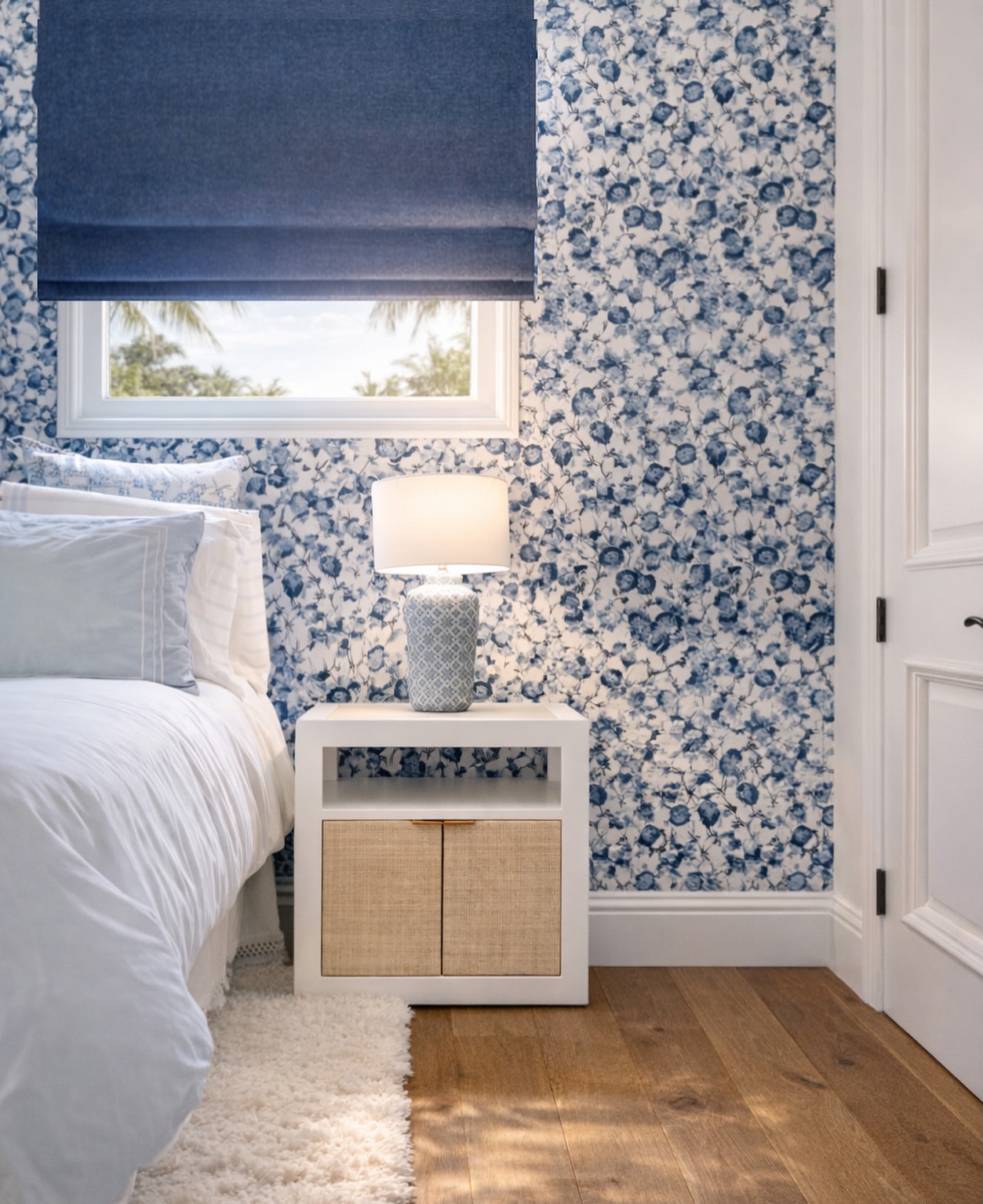 Sunny mornings, soft textures, and a view that never gets old ☀️💙
This little corner is all about calm, comfort, and effortless style. If you’re ready to refresh your space, I’d love to help! Message me for more info 🌴#BedroomDesign #BlueAndWhite #PalmBeachStyle #DesignDetails #LayeredLiving