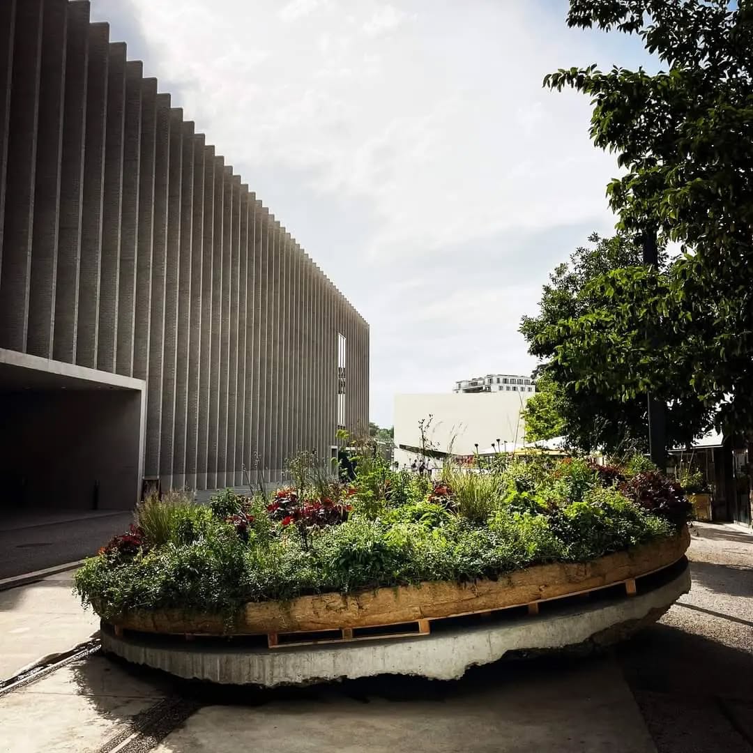 Lausanne Jardins is a event held every five years in the city of Lausanne, Switzerland, showcasing innovative garden designs and landscape architecture. It aims to promote sustainable practices, creativity, and dialogue between urban environments and nature. The event typically features various garden installations, exhibitions, workshops, and discussions, attracting visitors interested in art, design, and environmental sustainability.
The 2024 edition will take place for the first time along the Lausanne shores of Lake Geneva between June 15th and October 5th.
The 2024 festival will be held for the first time along the banks of Lake Geneva in Lausanne, between the two rivers that border the city, from the Vuachère in the east to the Chamberonne in the west.
With the theme “Between the Water and Us”, LJ24 aims to change the perception of water in the city and bring it back into our everyday view.
💧Water is an essential element of urban quality.
💧Water provides much added value
💧Water shapes our cities.
#lausannejardins #suisse #swiss #landscape #architecture #mylausanne
Pictures from www.lausannejardins.ch