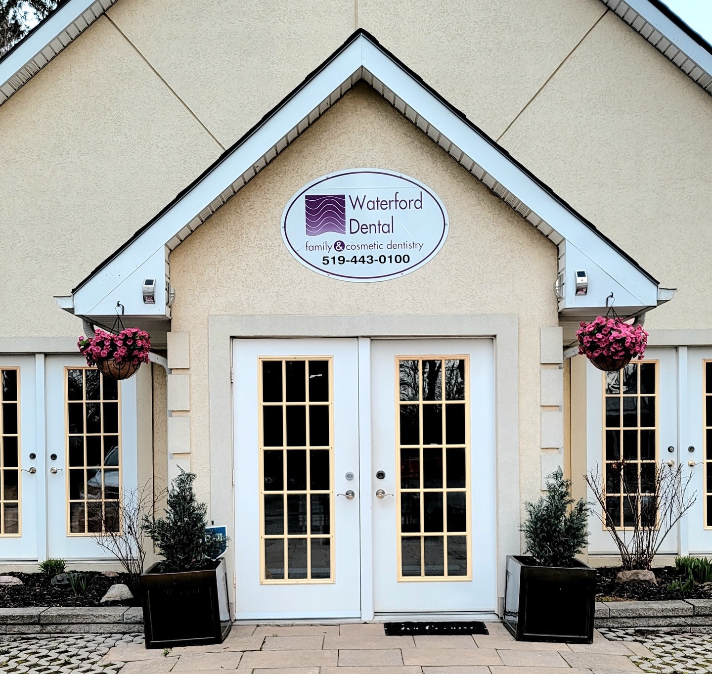 Looking for a trusted local dentist? 🦷
Waterford Dental provides family dentistry, preventative care, emergency dental services, cosmetic dentistry, and dental exams right here in Waterford.
Their team focuses on personalized care, modern dental technology, and helping patients of all ages feel comfortable and confident in their smile. They’re also currently accepting new patients and dental emergencies.
Find them at 81 Green St. in Waterford or call 519-443-0100 to book. ✨
#WaterfordDental #WaterfordOntario #NorfolkCounty