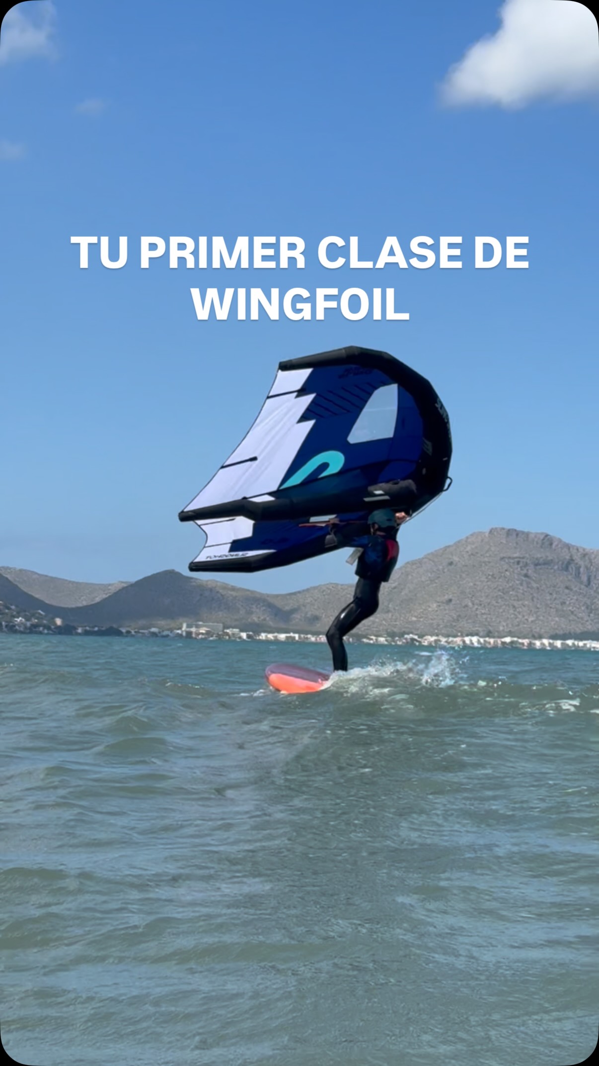 Cada caída es parte del aprendizaje.
Cada intento, un paso más cerca.
Cada momento de frustración, una oportunidad para crecer.
El WingFoil no es solo equilibrio sobre el agua…
es equilibrio mental, paciencia y ganas de seguir adelante.
Porque no se trata de no caerse,
se trata de levantarse una y otra vez… hasta volar. ¿Qué esperas para vivir tu propia experiencia? Te esperamos en Cuatro Vientos!
#wingfoil #mallorca #wingfoiling