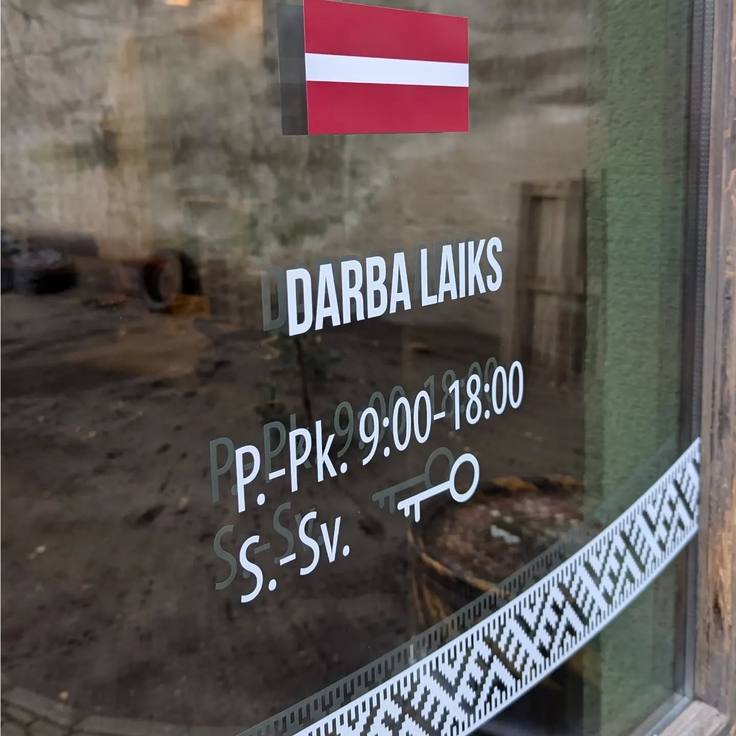 Latvijas patriotisko svētku nedēļa ir klāt! 🇱🇻❤️
Ja nu gadījumā esi piemirsis izrotāt sava uzņēmuma skatlogus, mājas logu vai automašīnu ar uzlīmēm Latvijas karoga krāsās, latvju rakstu tematikā, dzejas rindām vai jebko citu, kas Tev saistās ar latviešu svētkiem, raksti uz info@stickerspot.eu!
Palīdzēsim Tev rādīt svētku gaisotni ar uzlīmju palīdzību! 🥰🤗🎉
#stickerspot #uzlīmjudruka #uzlimjurazosana #latviesuuzlimes #uzlīmeslatvija #uzlīmessvētkiem #uzlimjulaboratorija #svētkuuzlīmes #latvijassvētki #karoguuzlīmes