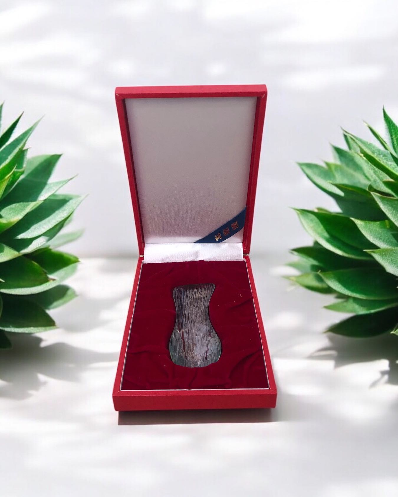 スリーエム本店です☺️
純銀製の靴ベラを買取致しました。
ご売却ありがとうございました。
本日もご来店お待ちしております🙇♂️